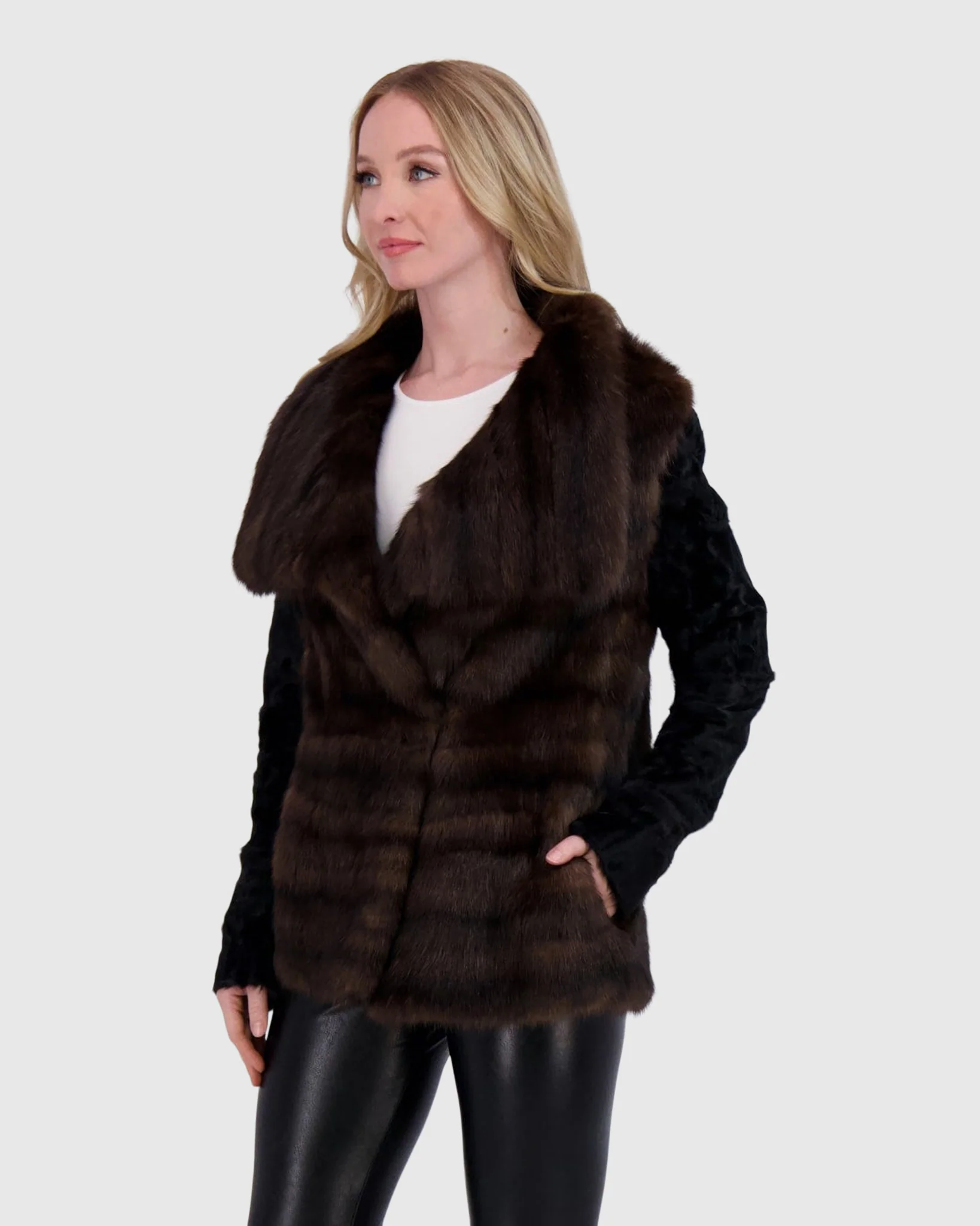 HORIZONTAL SABLE JACKET WITH LAMB SLEEVES - Image 7