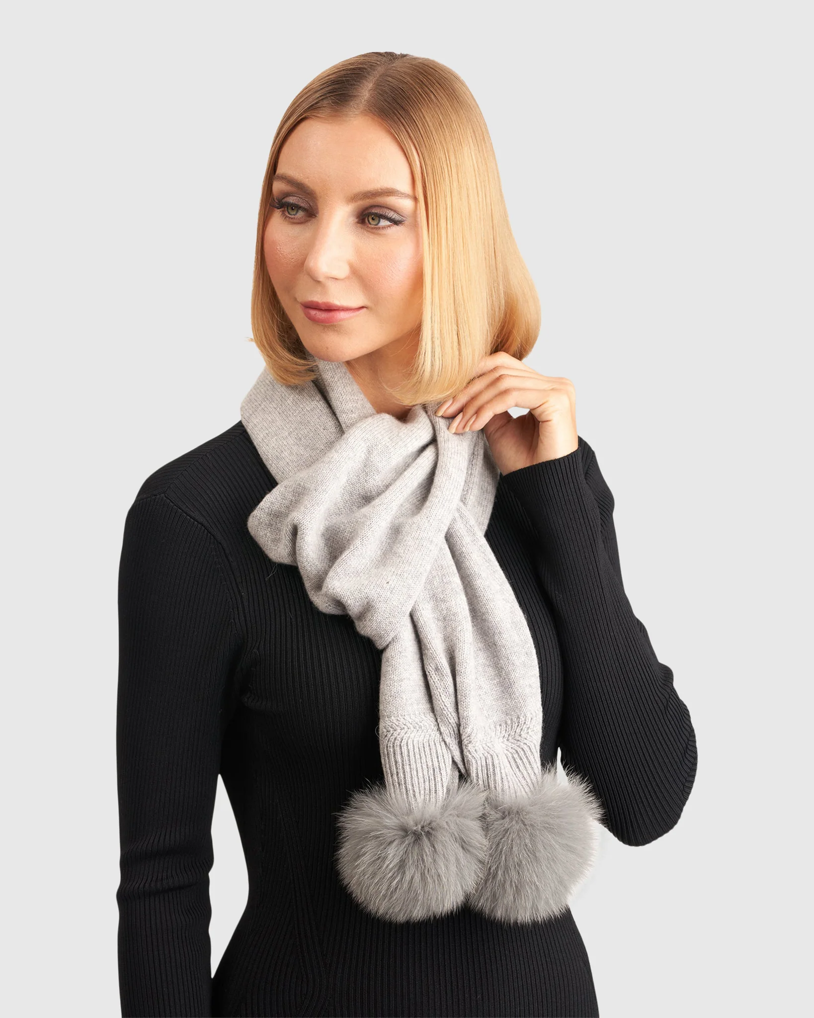KNIT CASHMERE SCARF WITH FOX POMPOM - Image 4