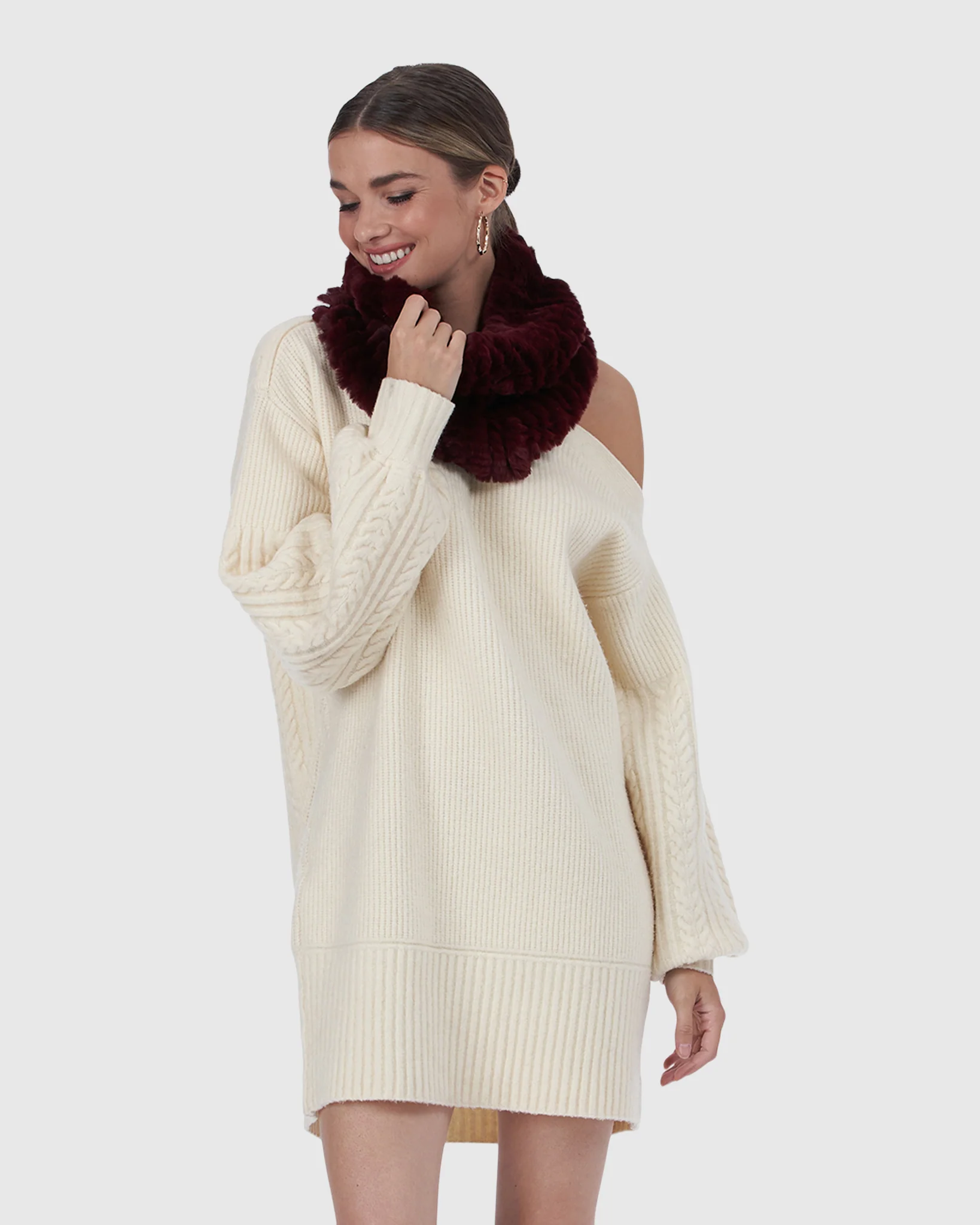 REX RABBIT KNIT COWL
