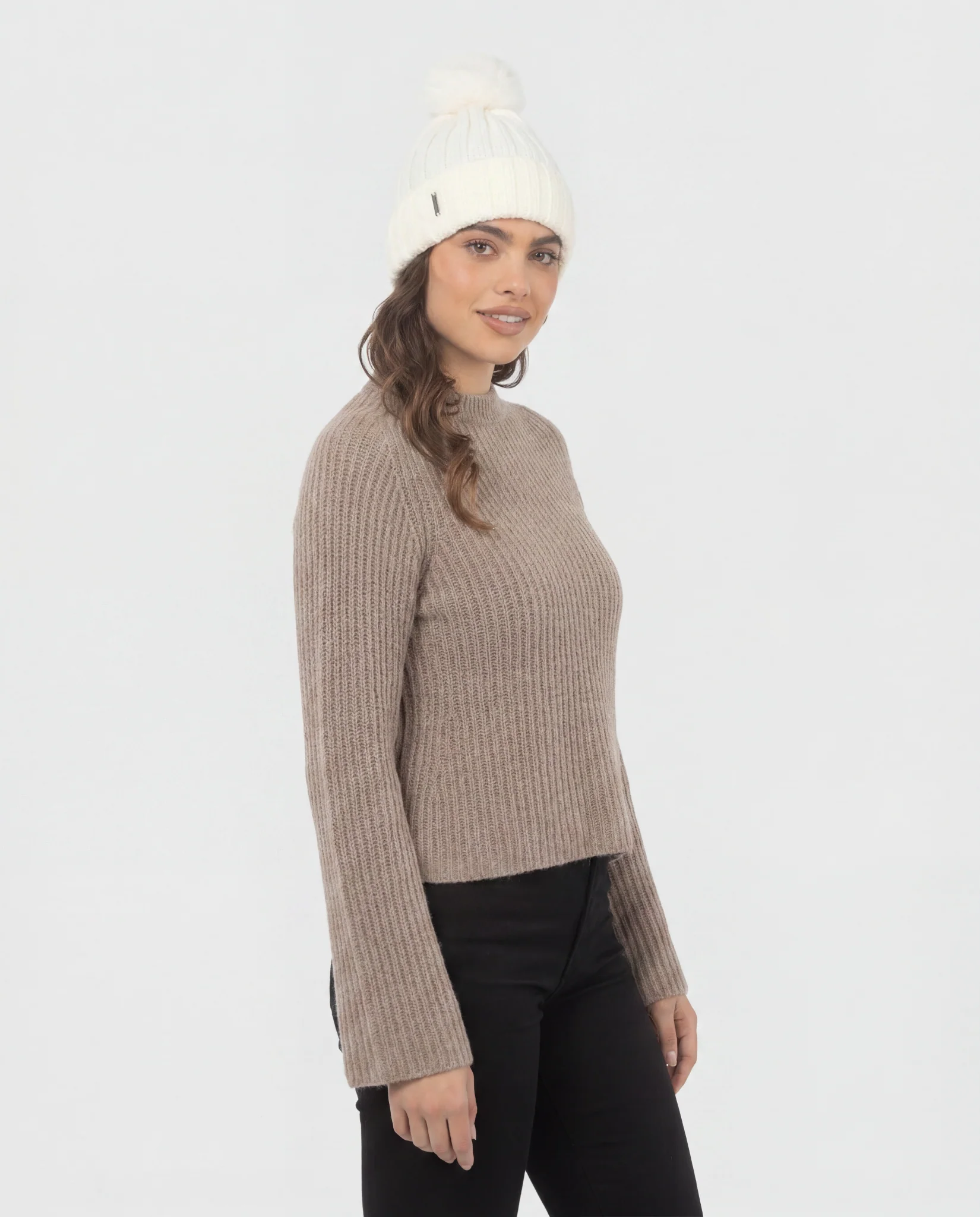 KNIT HAT WITH TOSCANA LAMB POMPOM - Image 9