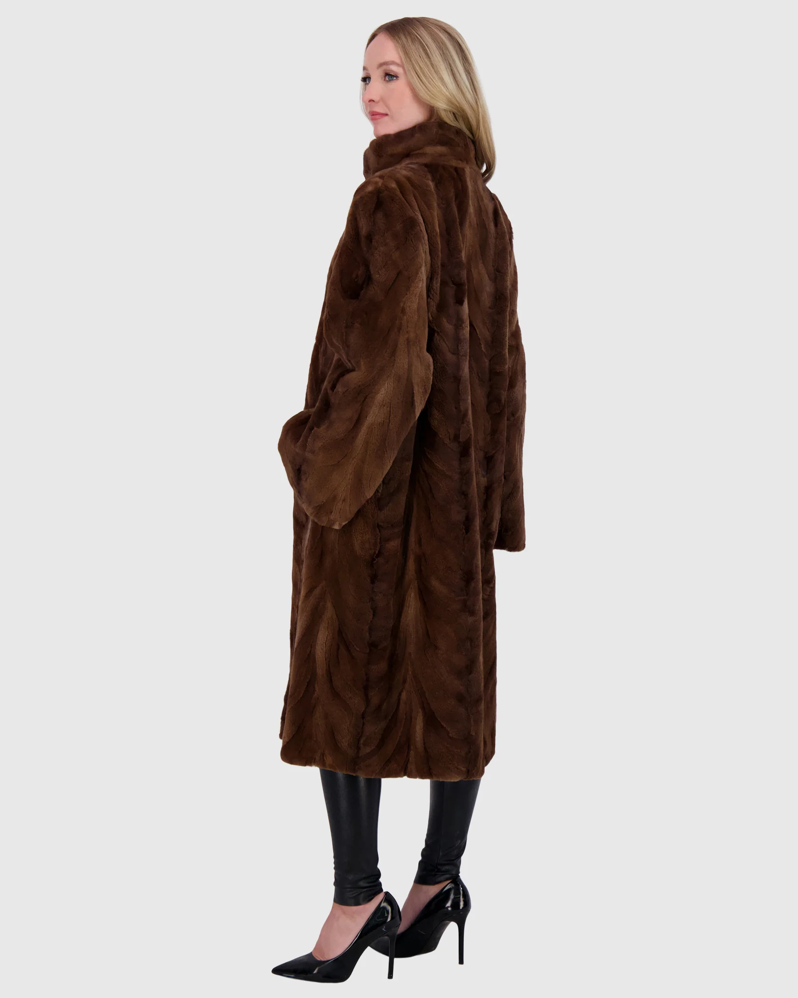 MINK SECTIONS SHORT COAT - Image 9