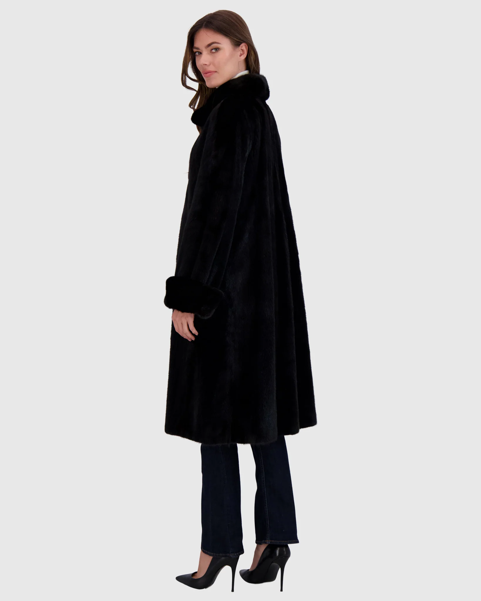 MINK SHORT COAT - Image 8