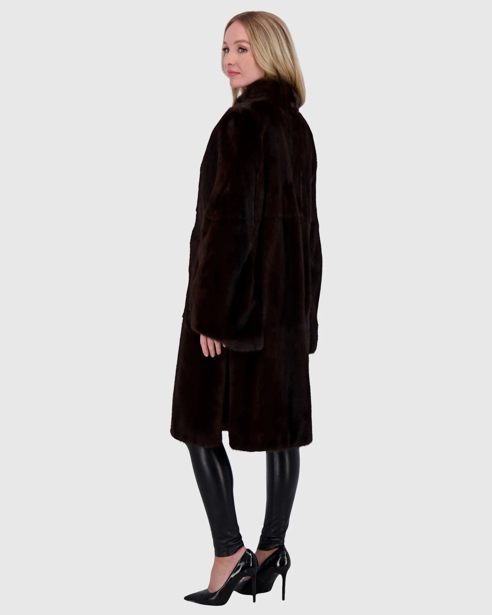 MINK SHORT COAT - Image 3