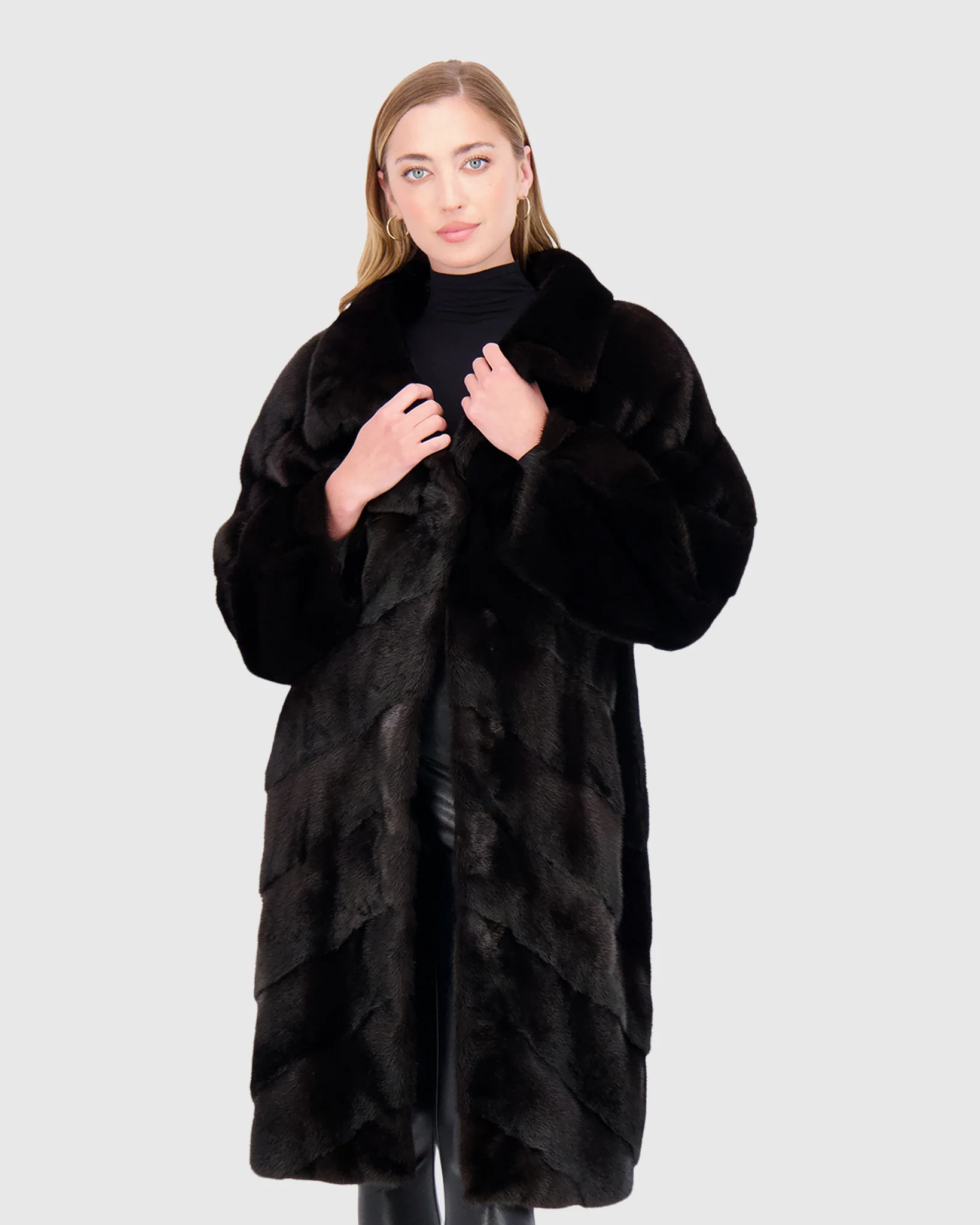 MINK SHORT COAT - Image 4