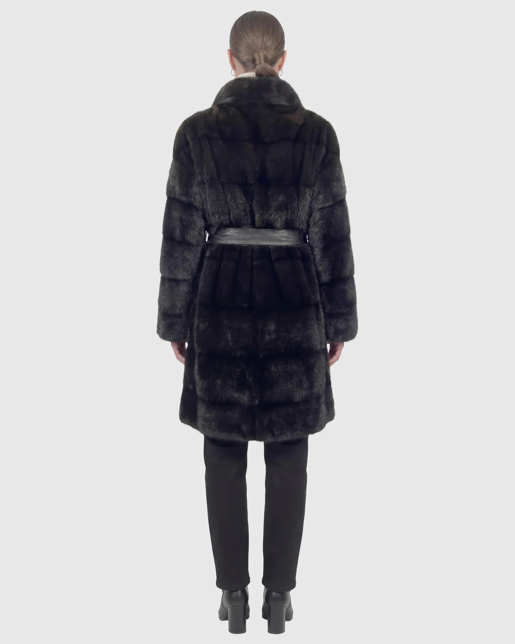 MINK STROLLER WITH LEATHER BELT - Image 3