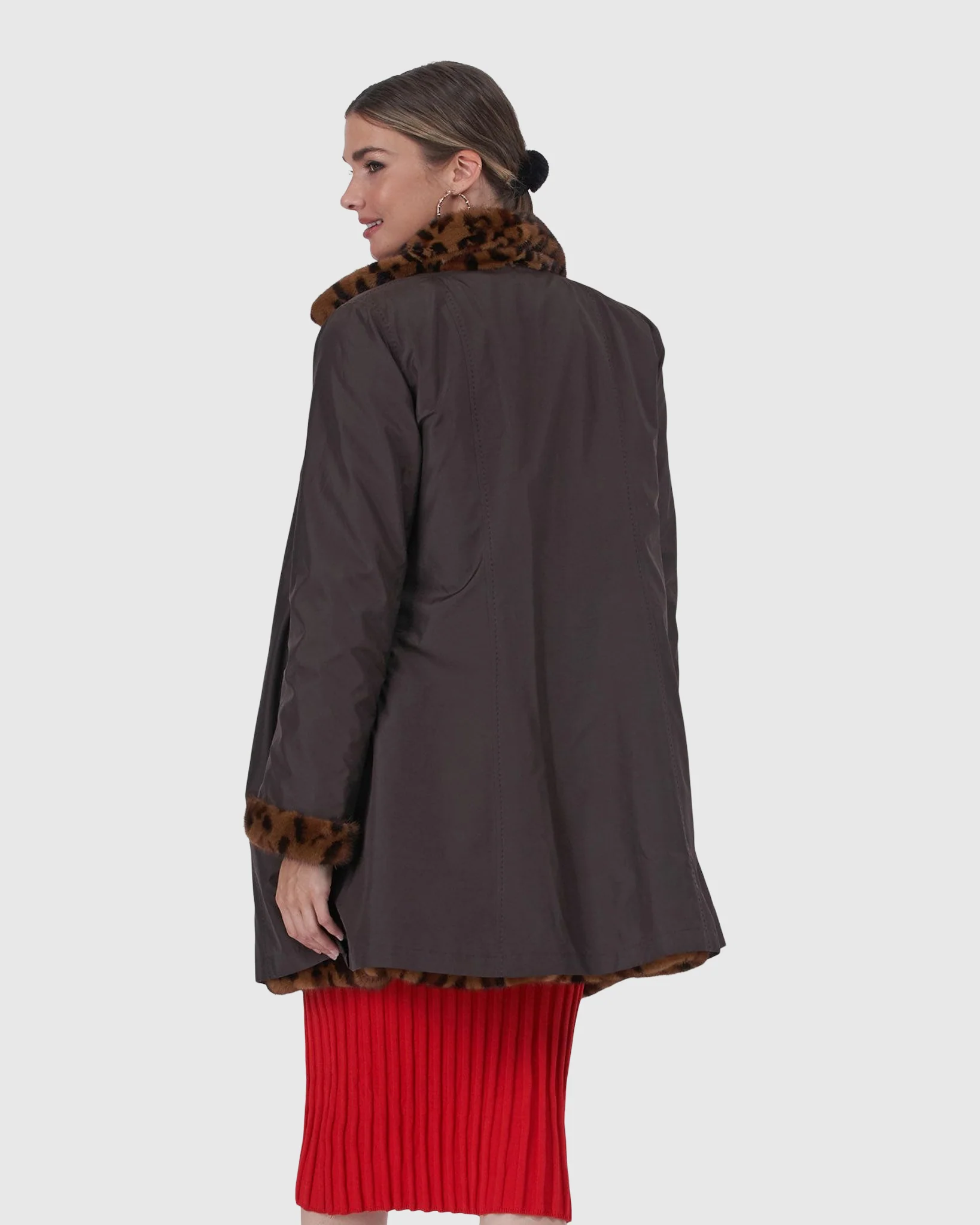 MINK STROLLER WITH NOTCH COLLAR, REVERSIBLE TO SILK - Image 3
