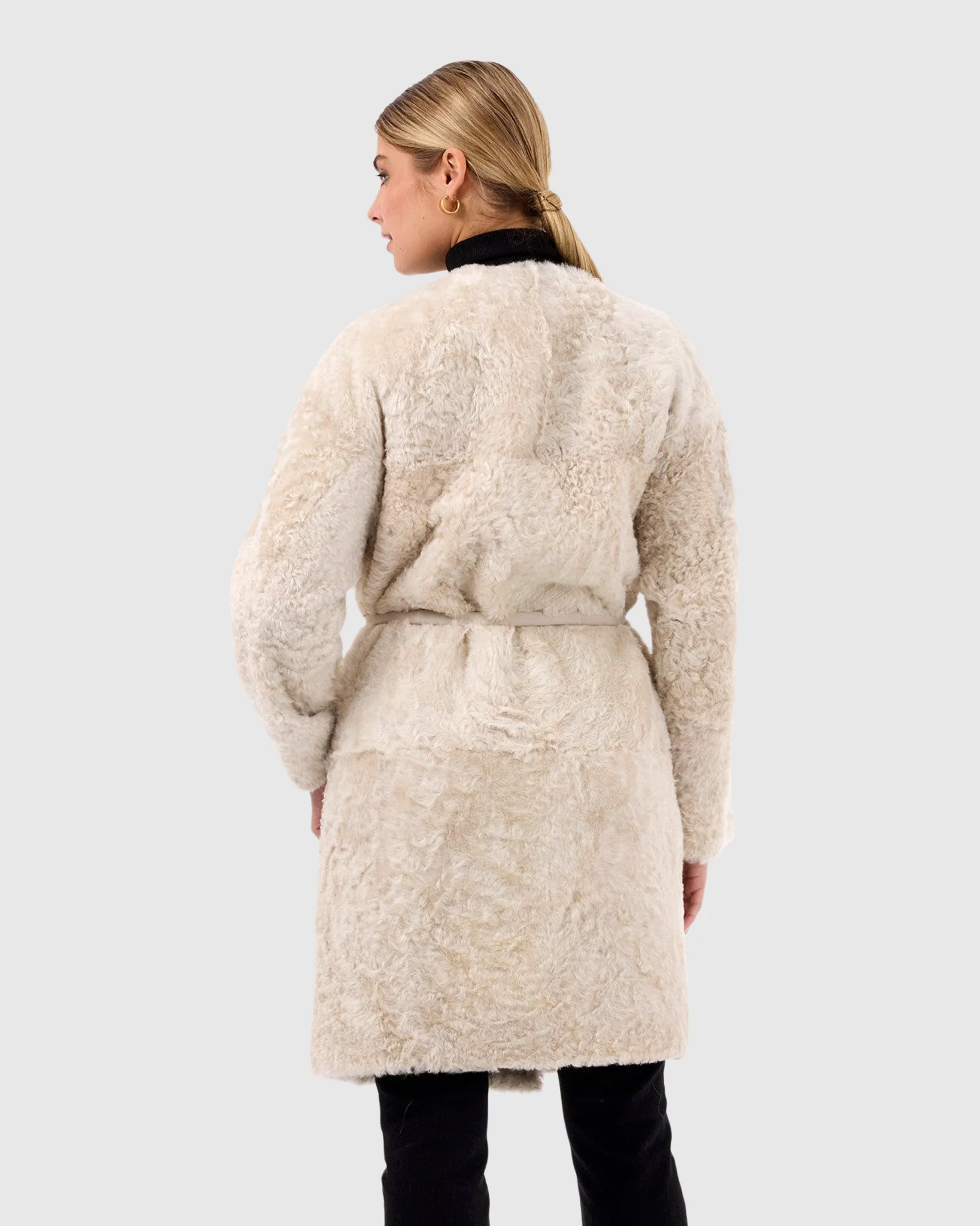 REVERSIBLE COLLARLESS SHEARLING LAMB SHORT COAT WITH BUTTONS - Image 3