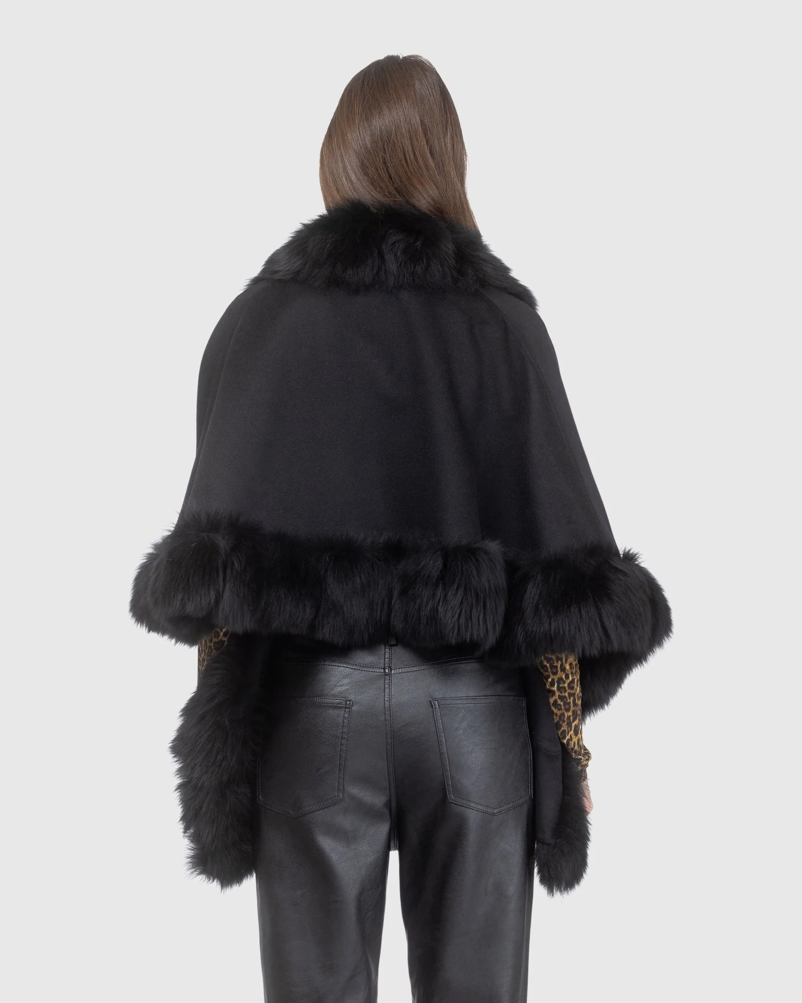 Reversible Shawl Crafted From Loro Piana Cashmere And Wool With Merinillo Shearling Lamb Trim - Image 3