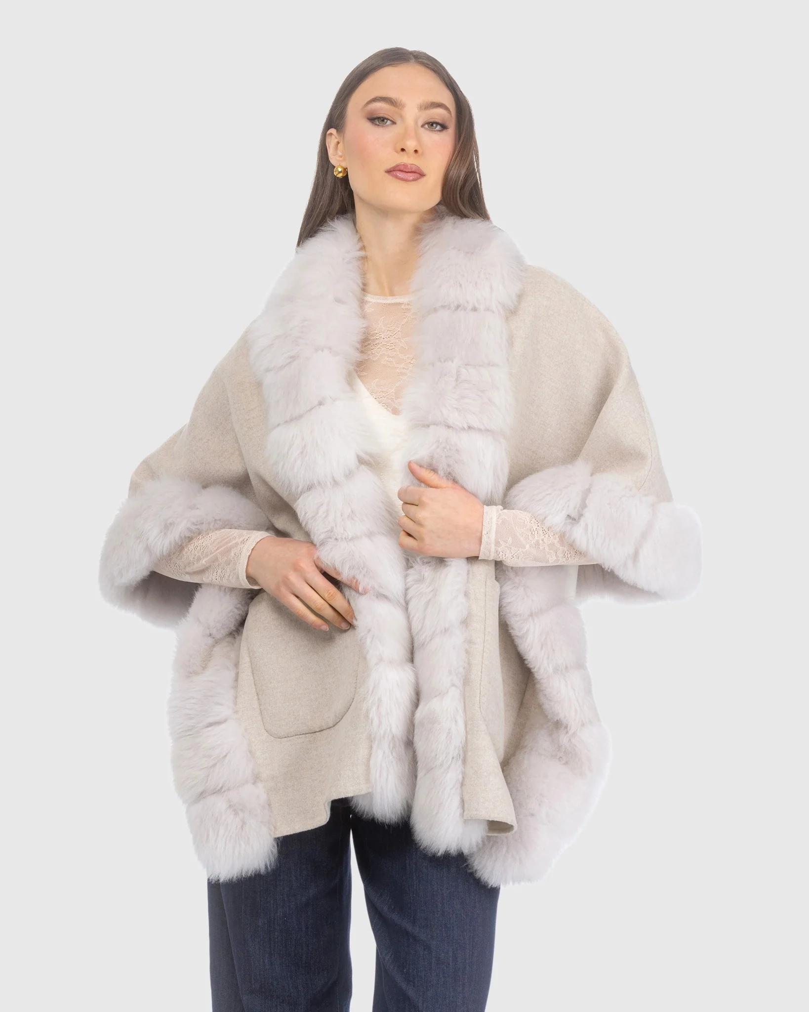 Reversible Shawl Crafted From Loro Piana Cashmere And Wool With Merinillo Shearling Lamb Trim - Image 9