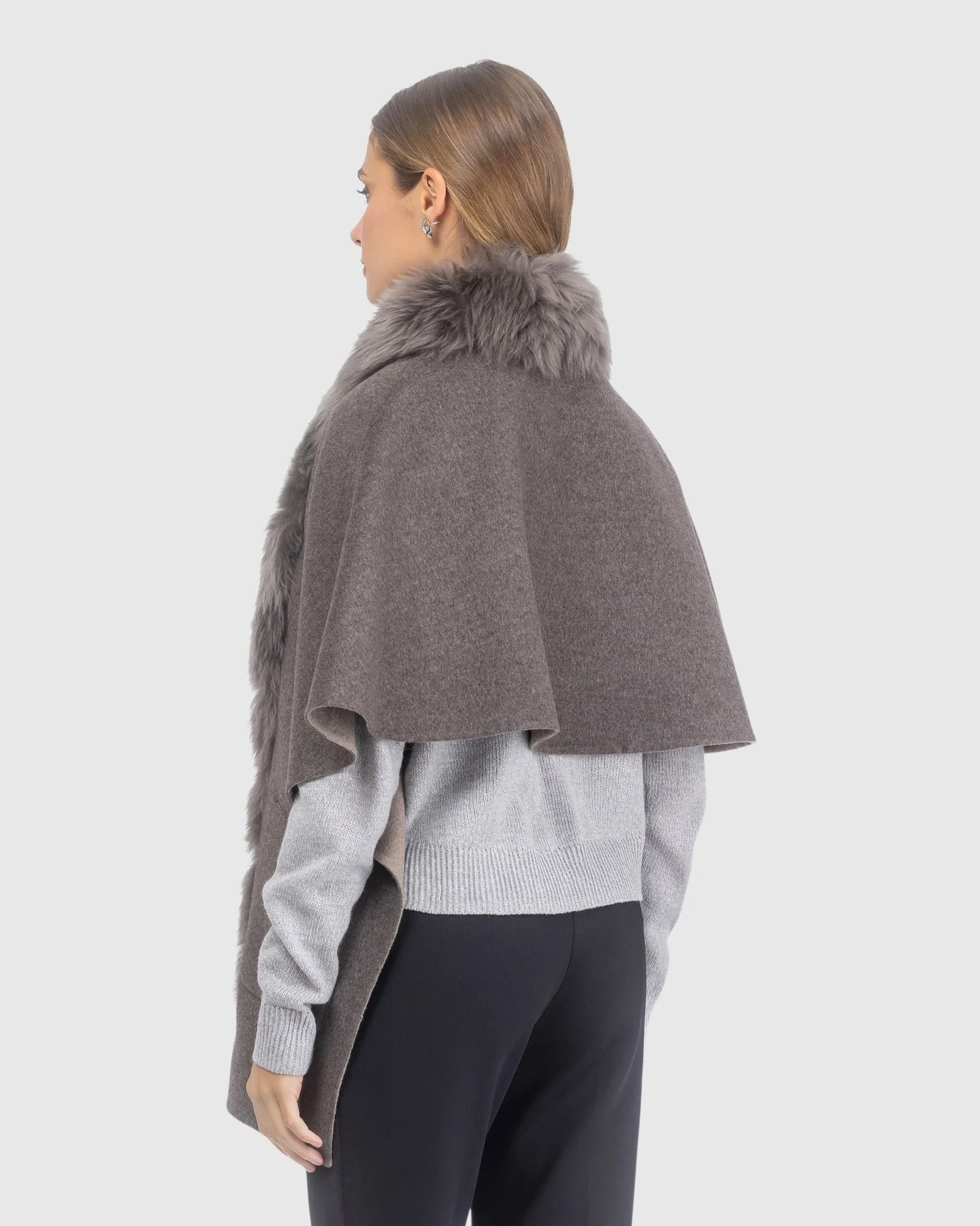 REVERSIBLE LORO PIANA CASHMERE & WOOL SHAWL WITH MERINILLO SHEARLING LAMB TRIM - Image 5