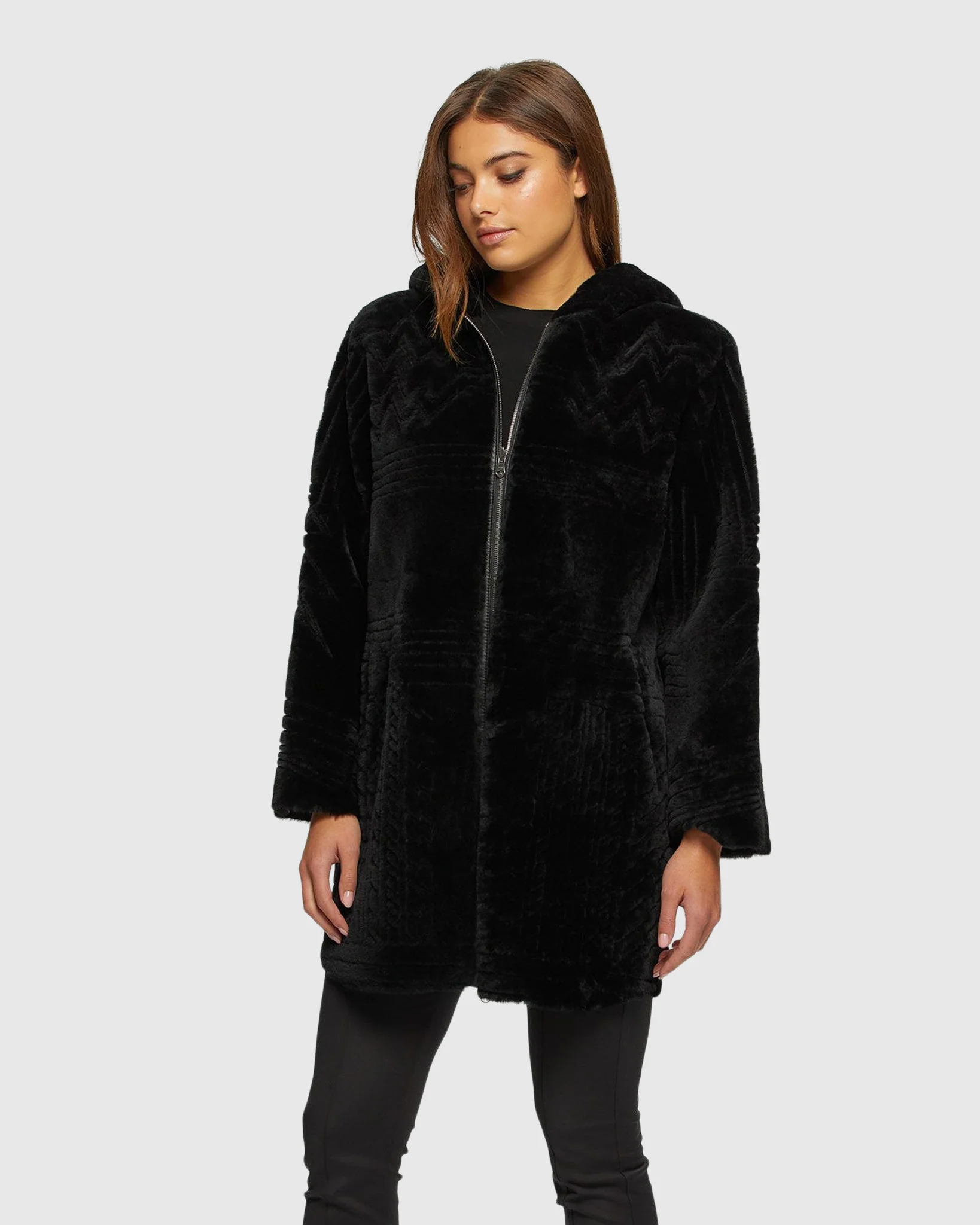 REVERSIBLE SHEARLING LAMB PARKA WITH GROOVED PATTERN - Image 2