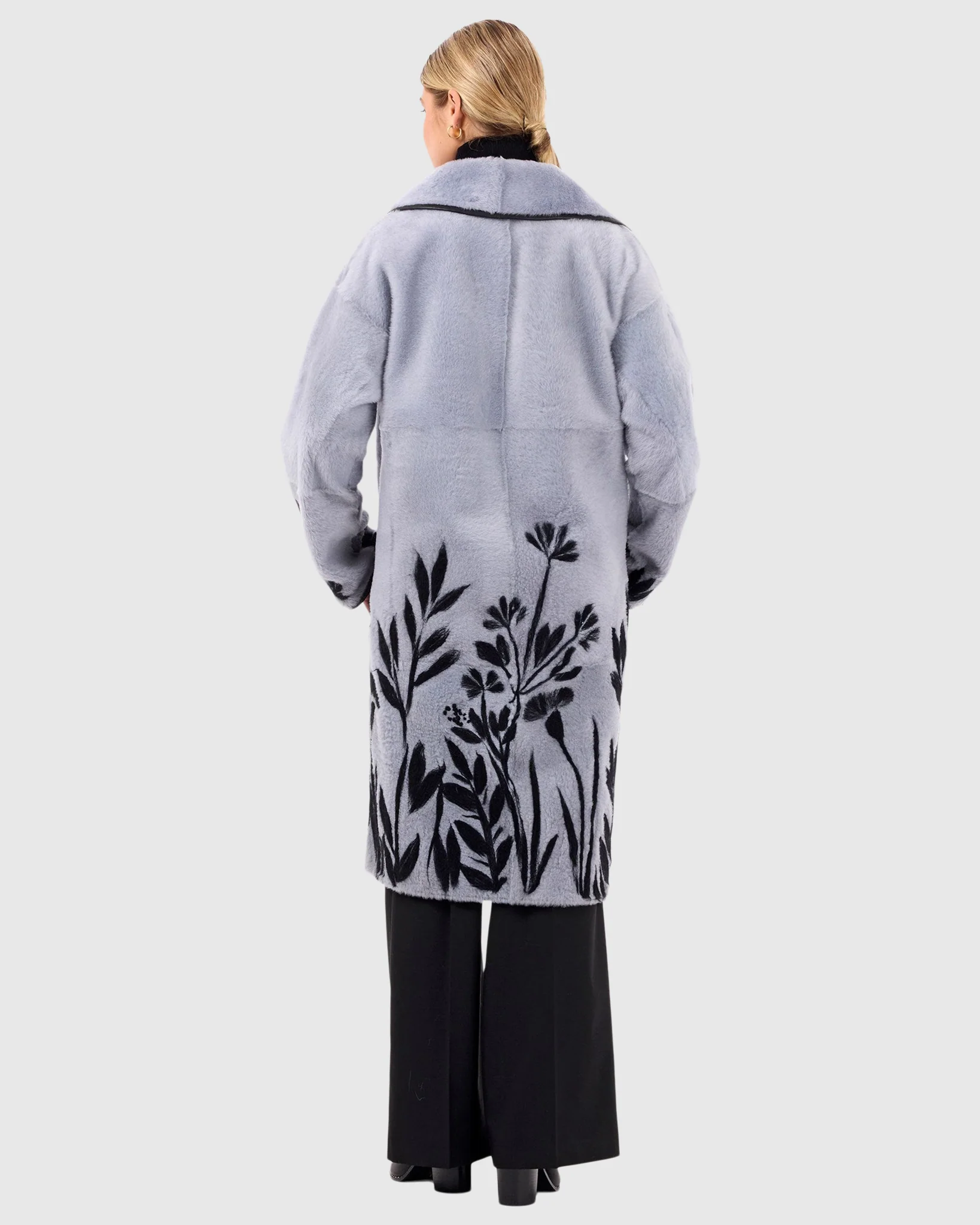 REVERSIBLE SHEARLING LAMB SHORT COAT WITH FLORAL EMBROIDERY - Image 3