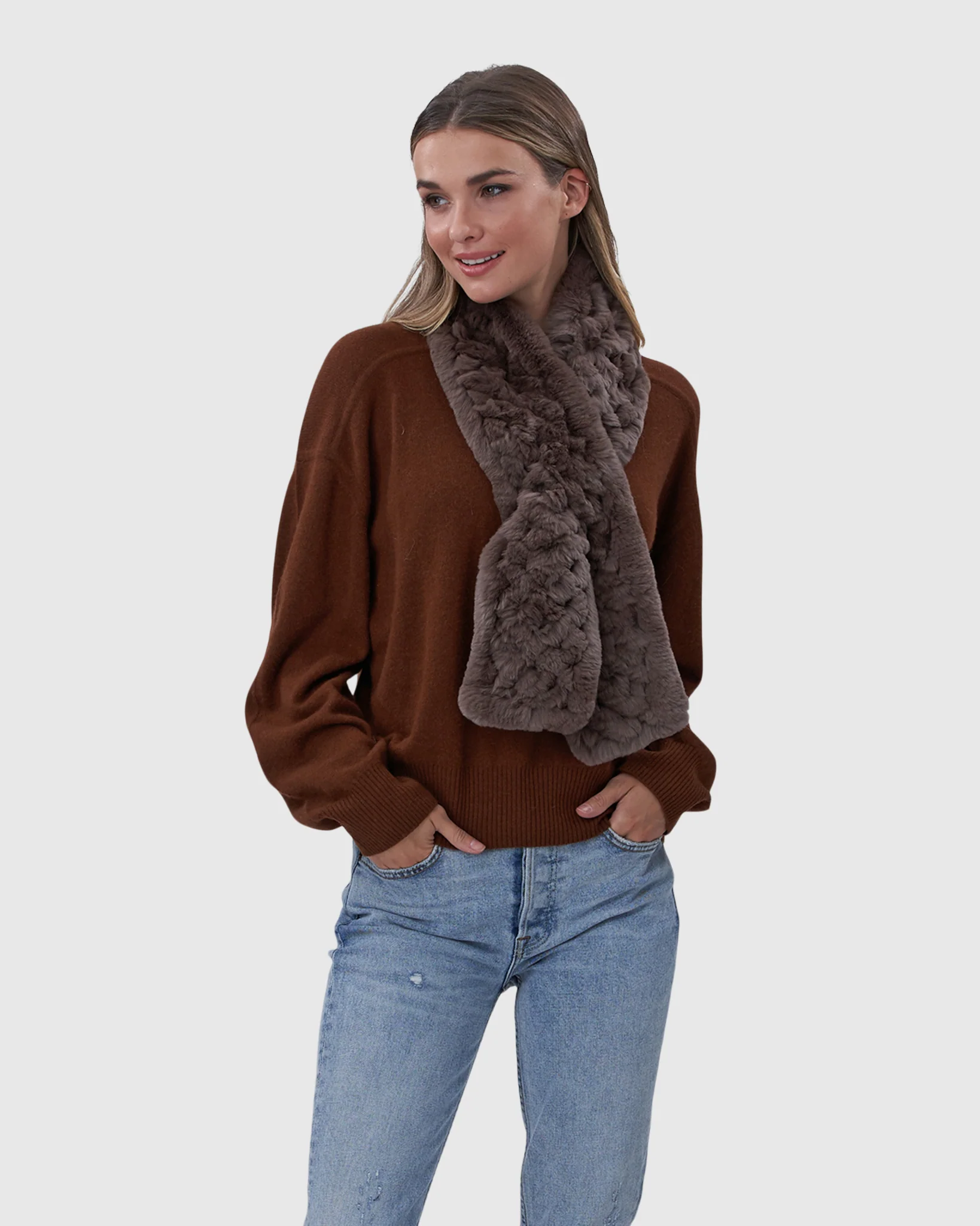 REX RABBIT KNIT PULL THROUGH SCARF