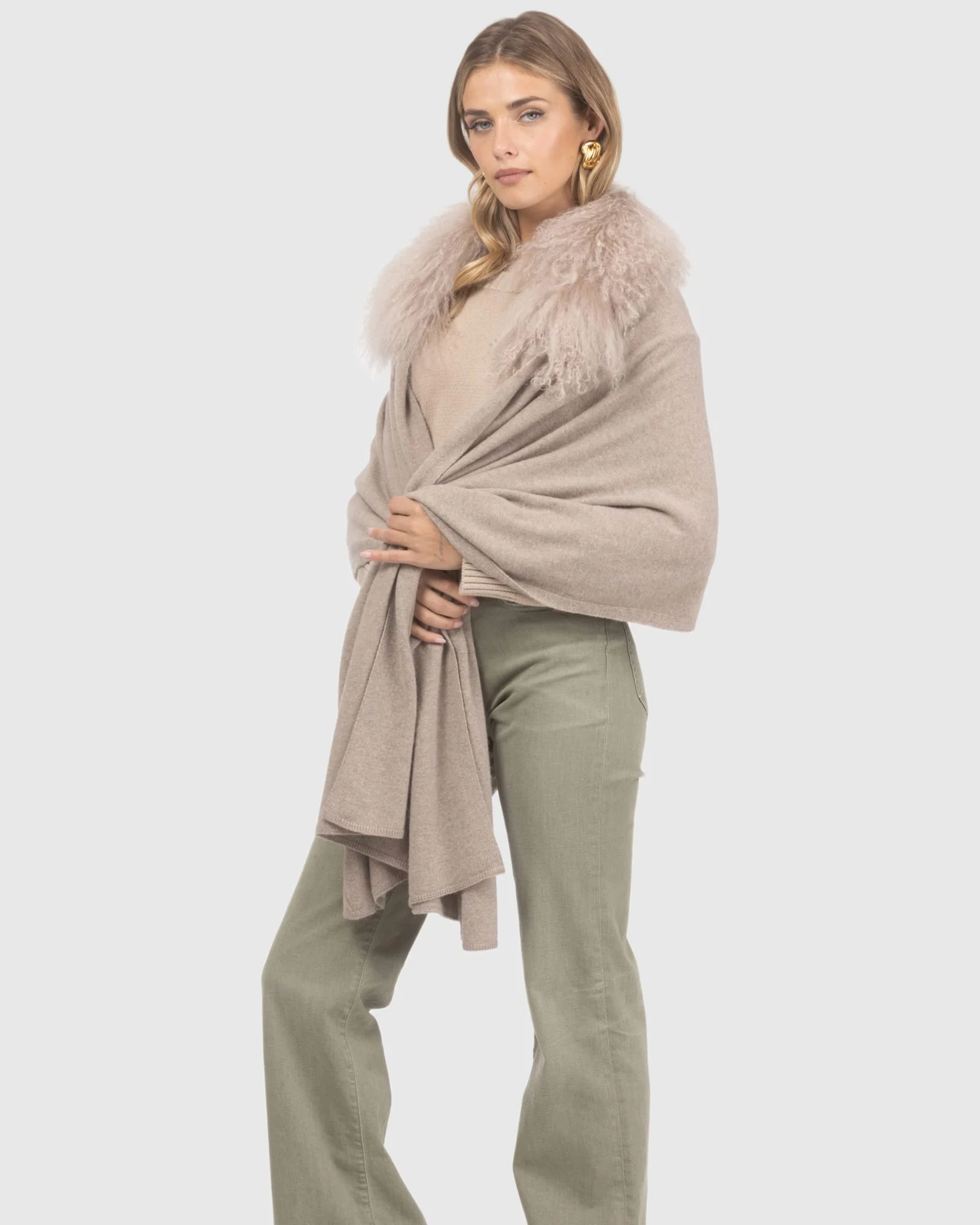 SELECT CASHMERE AND MERINO WOOL BLEND STOLE WITH SELECT MONGOLIAN LAMB TRIM - Image 14
