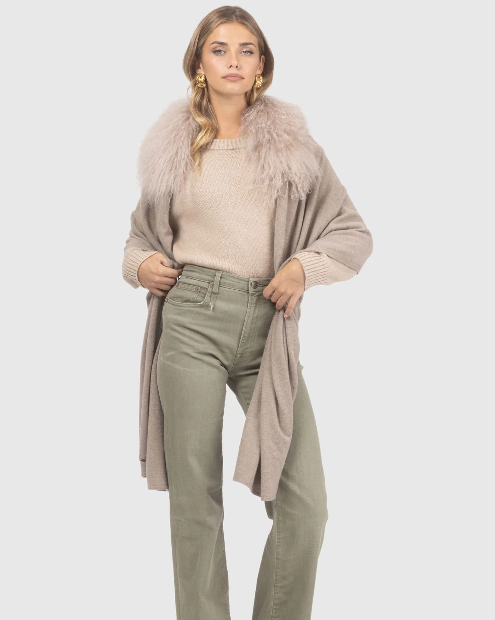 SELECT CASHMERE AND MERINO WOOL BLEND STOLE WITH SELECT MONGOLIAN LAMB TRIM - Image 17