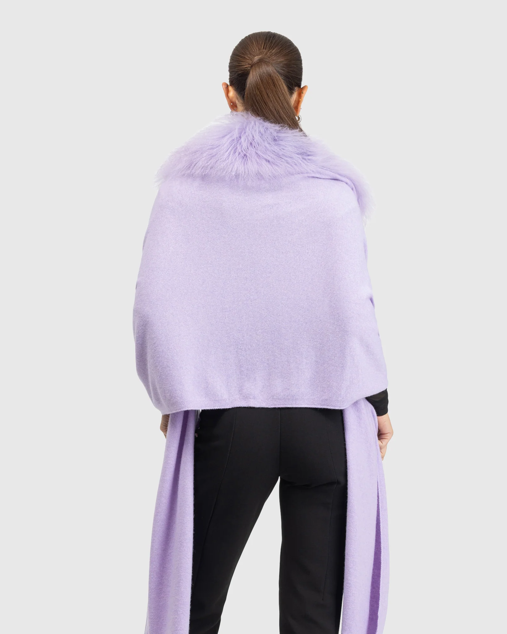 SELECT CASHMERE AND MERINO WOOL BLEND STOLE WITH SELECT MONGOLIAN LAMB TRIM - Image 5