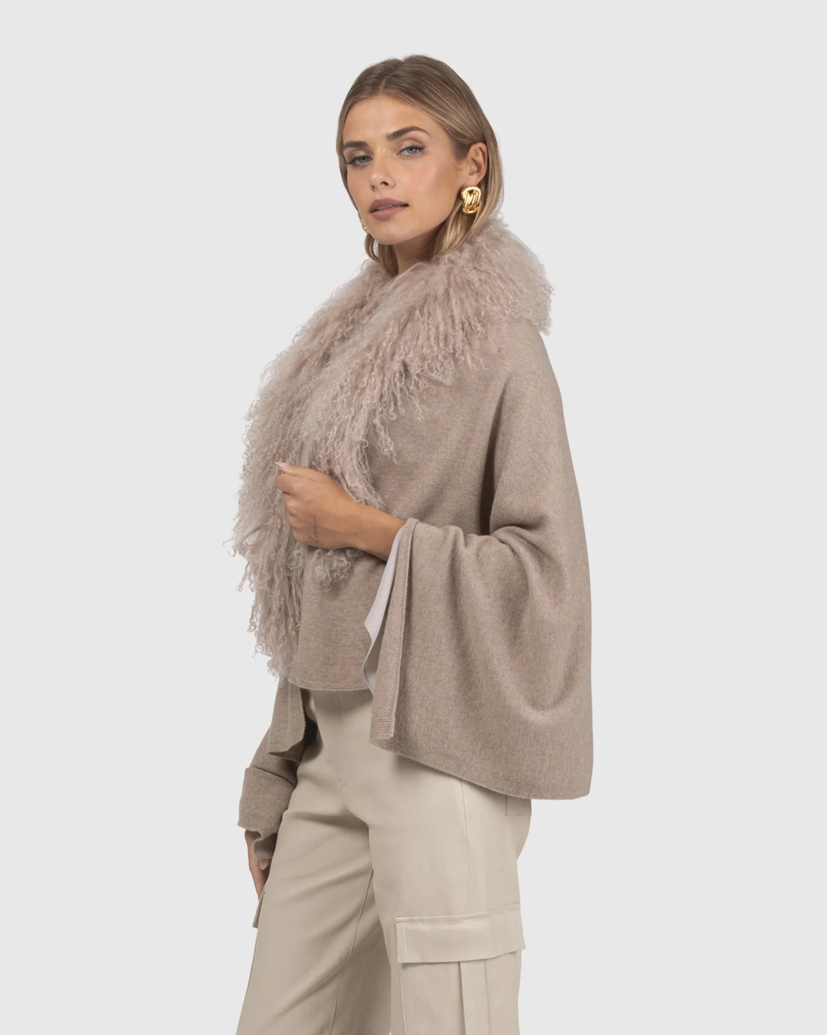 SELECT CASHMERE AND MERINO WOOL BLEND STOLE WITH SELECT MONGOLIAN LAMB TRIM - Image 12