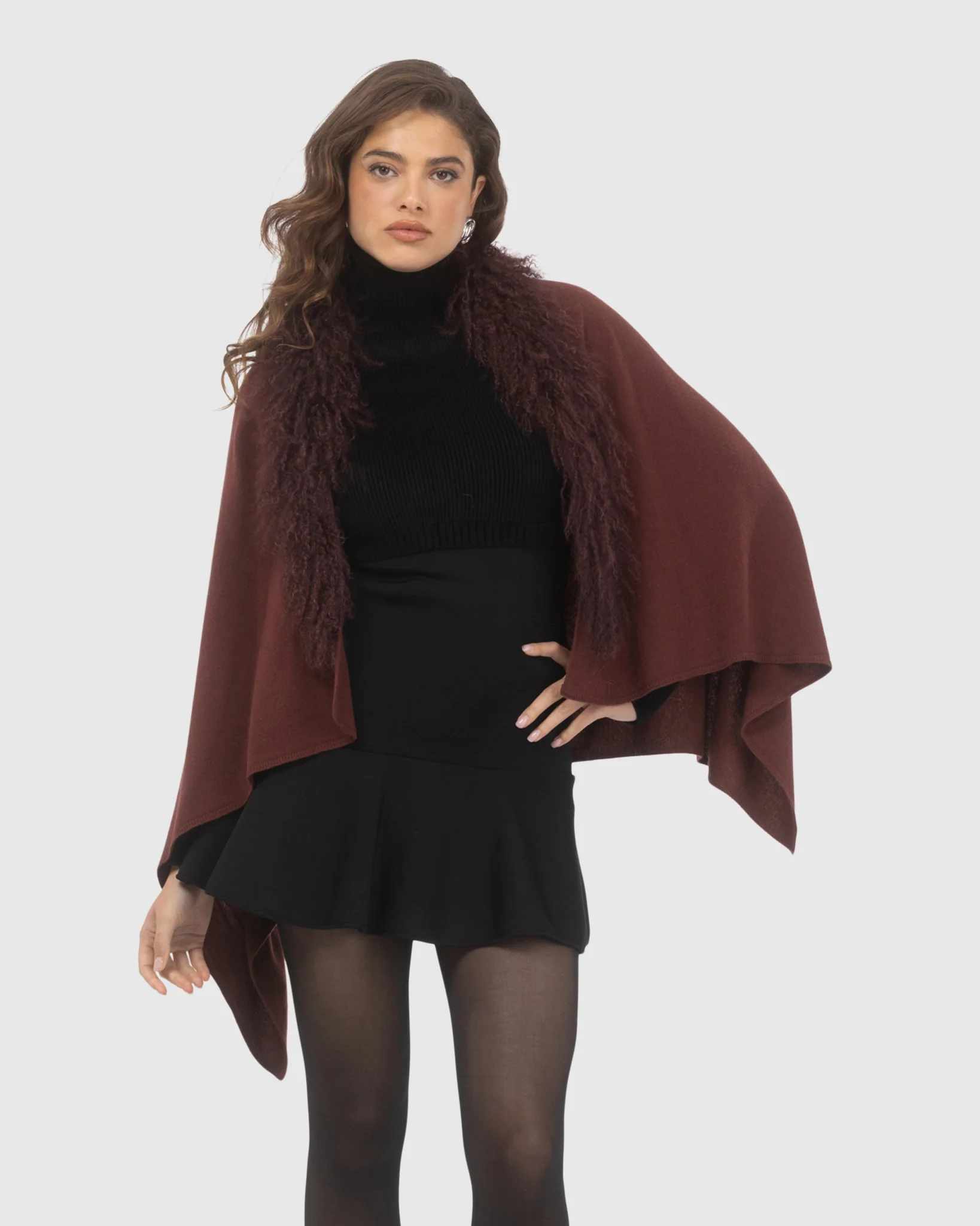SELECT CASHMERE AND MERINO WOOL BLEND STOLE WITH SELECT MONGOLIAN LAMB TRIM - Image 4