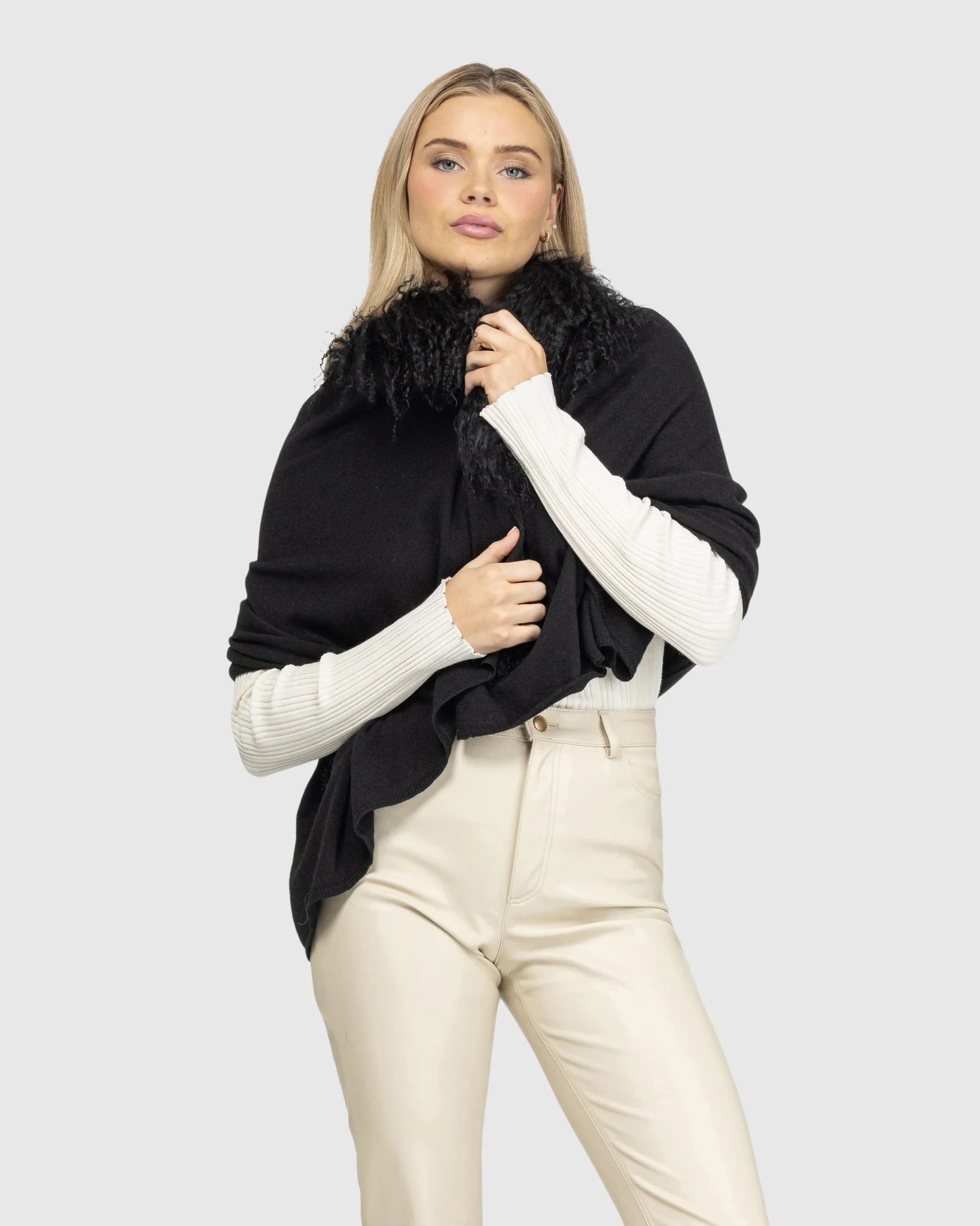 SELECT CASHMERE AND MERINO WOOL BLEND STOLE WITH SELECT MONGOLIAN LAMB TRIM - Image 7