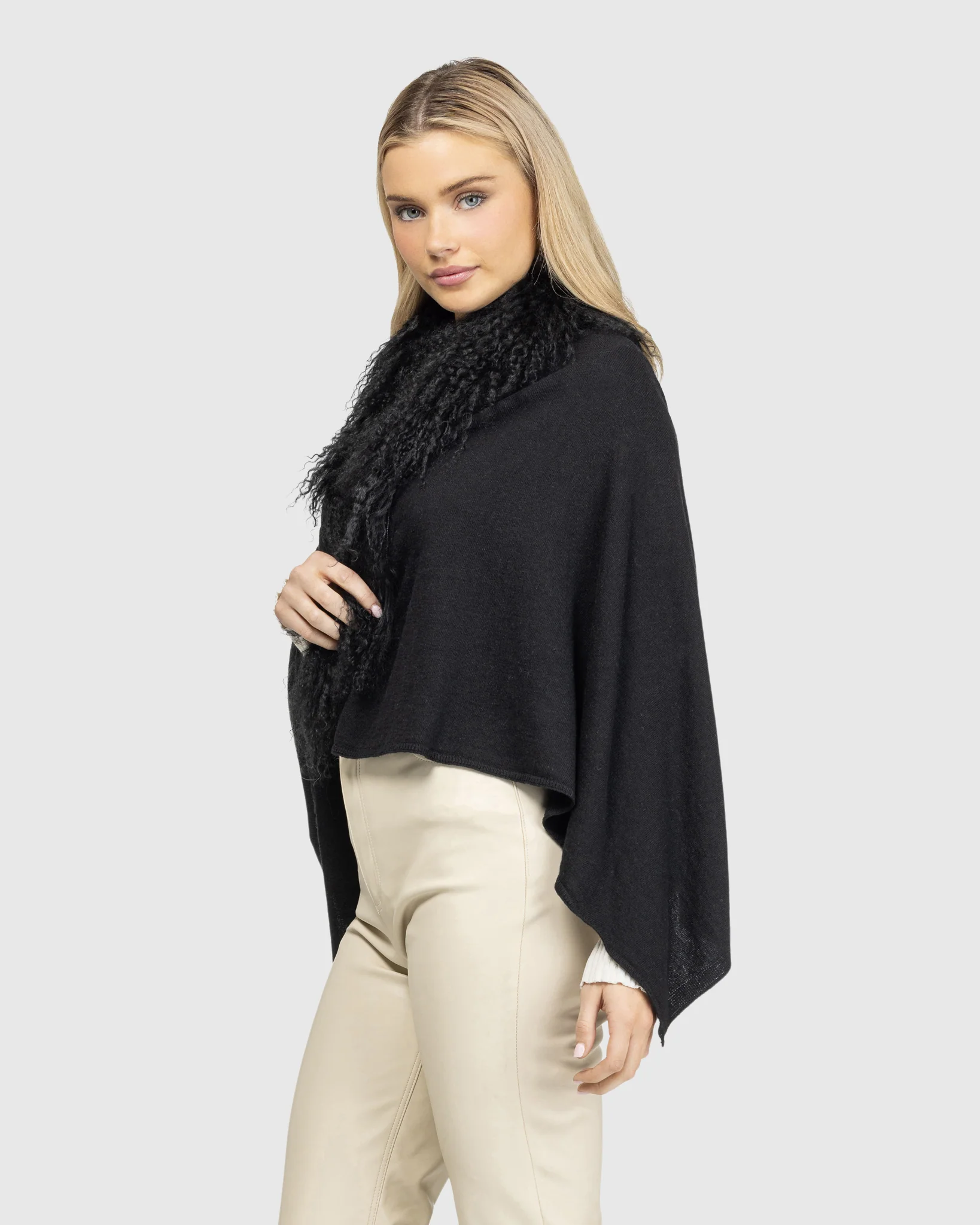SELECT CASHMERE AND MERINO WOOL BLEND STOLE WITH SELECT MONGOLIAN LAMB TRIM - Image 9