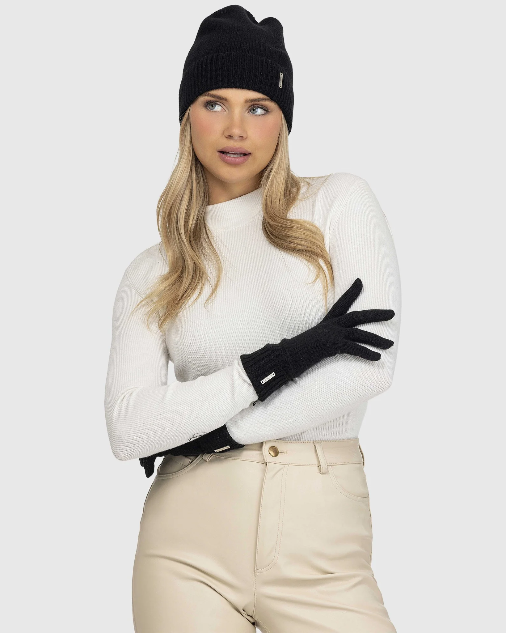SELECT CASHMERE KNIT BEANIE AND GLOVE SET (2 PCS) - Image 9