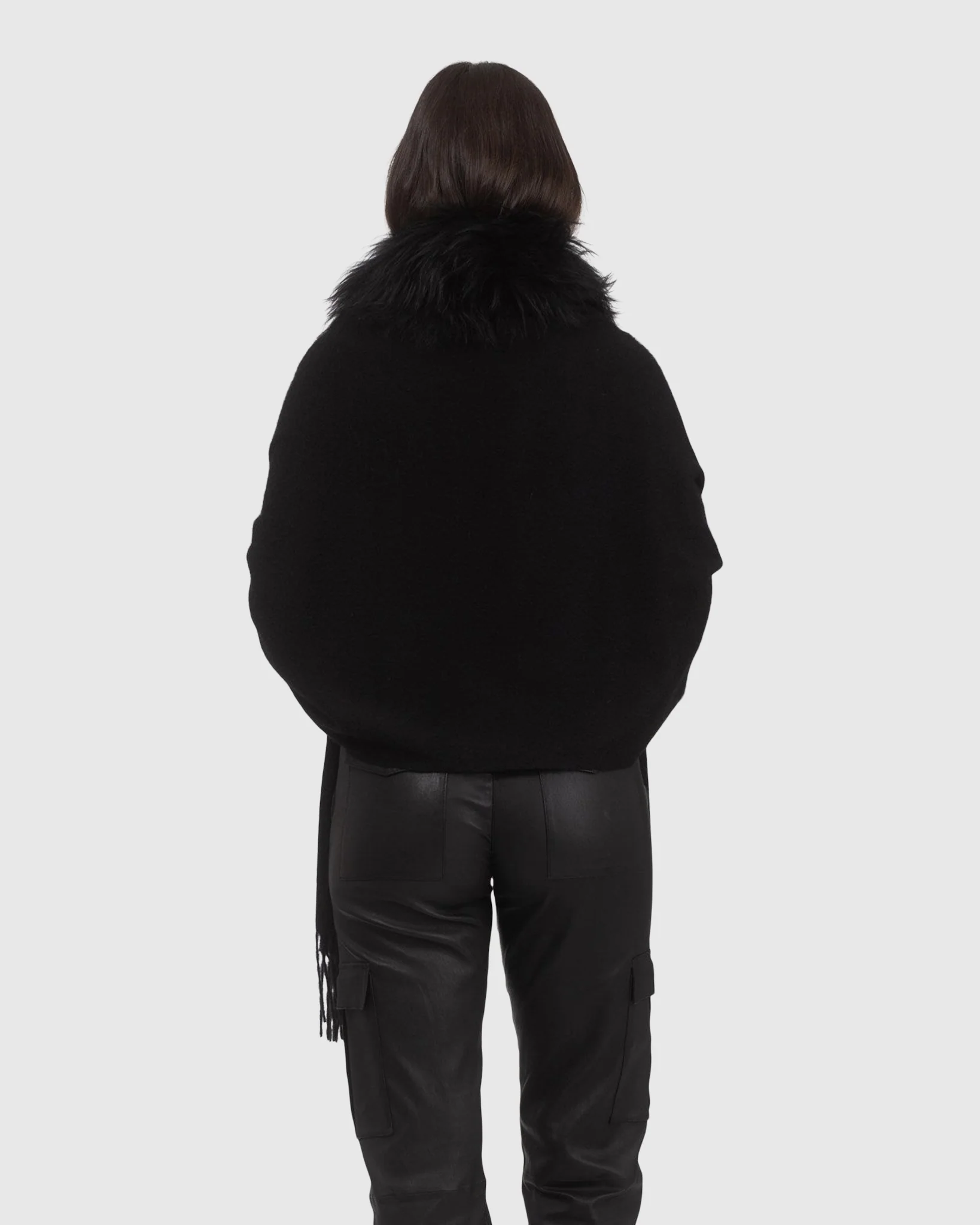 SELECT CASHMERE STOLE WITH SELECT LAMB COLLAR - Image 14