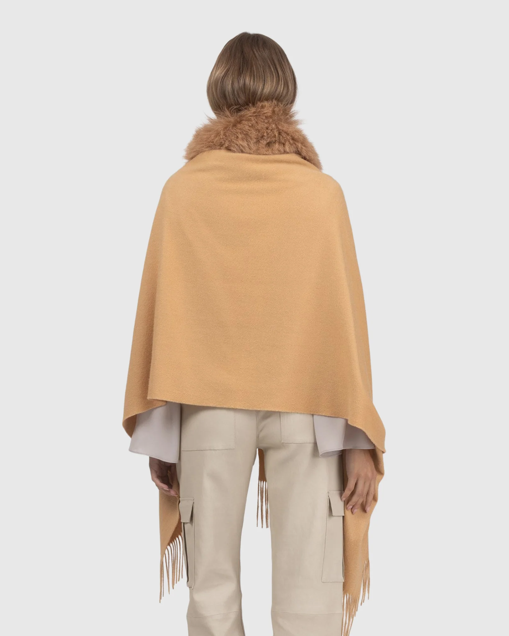 SELECT CASHMERE STOLE WITH SELECT LAMB COLLAR - Image 20