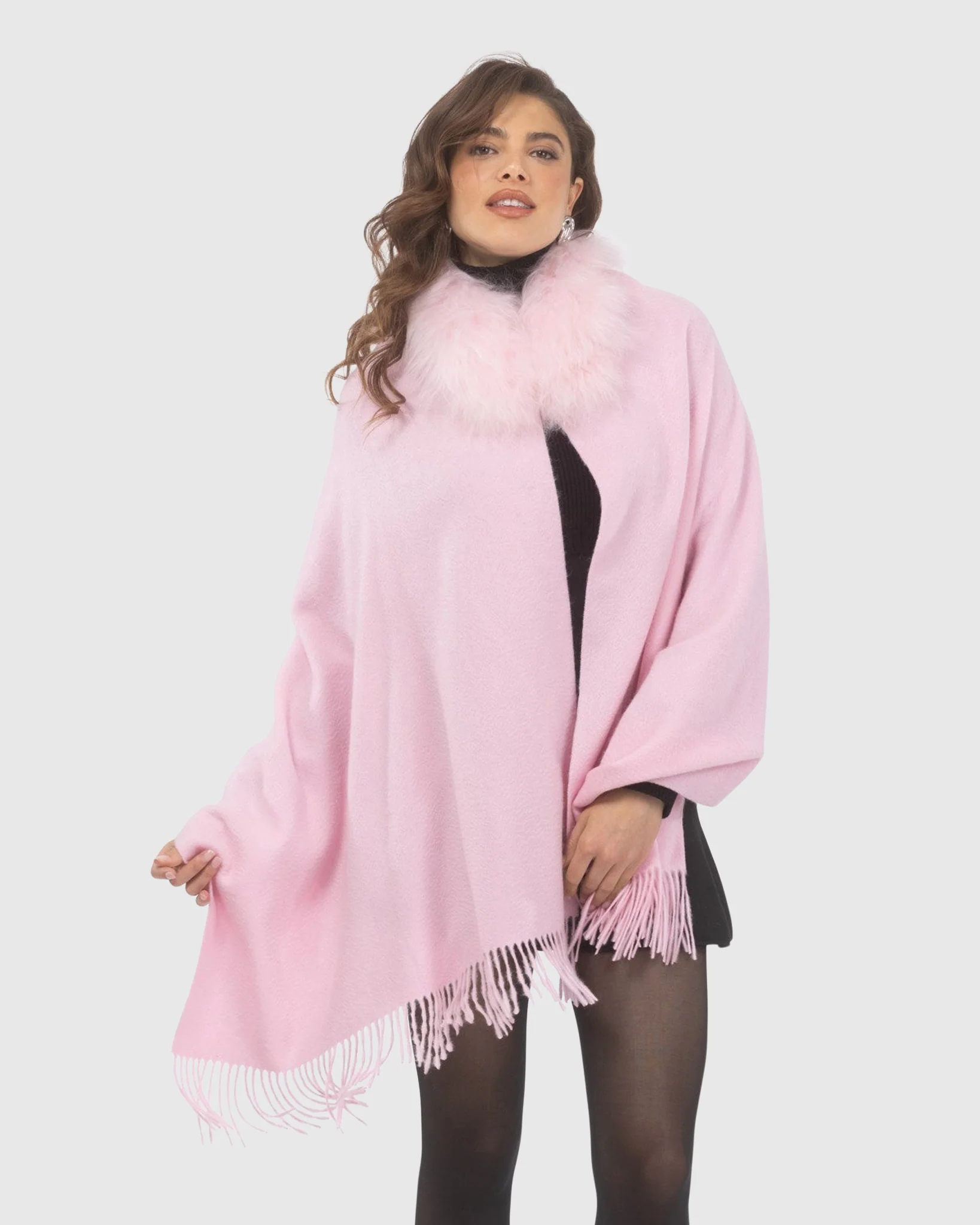 SELECT CASHMERE STOLE WITH SELECT LAMB COLLAR - Image 3