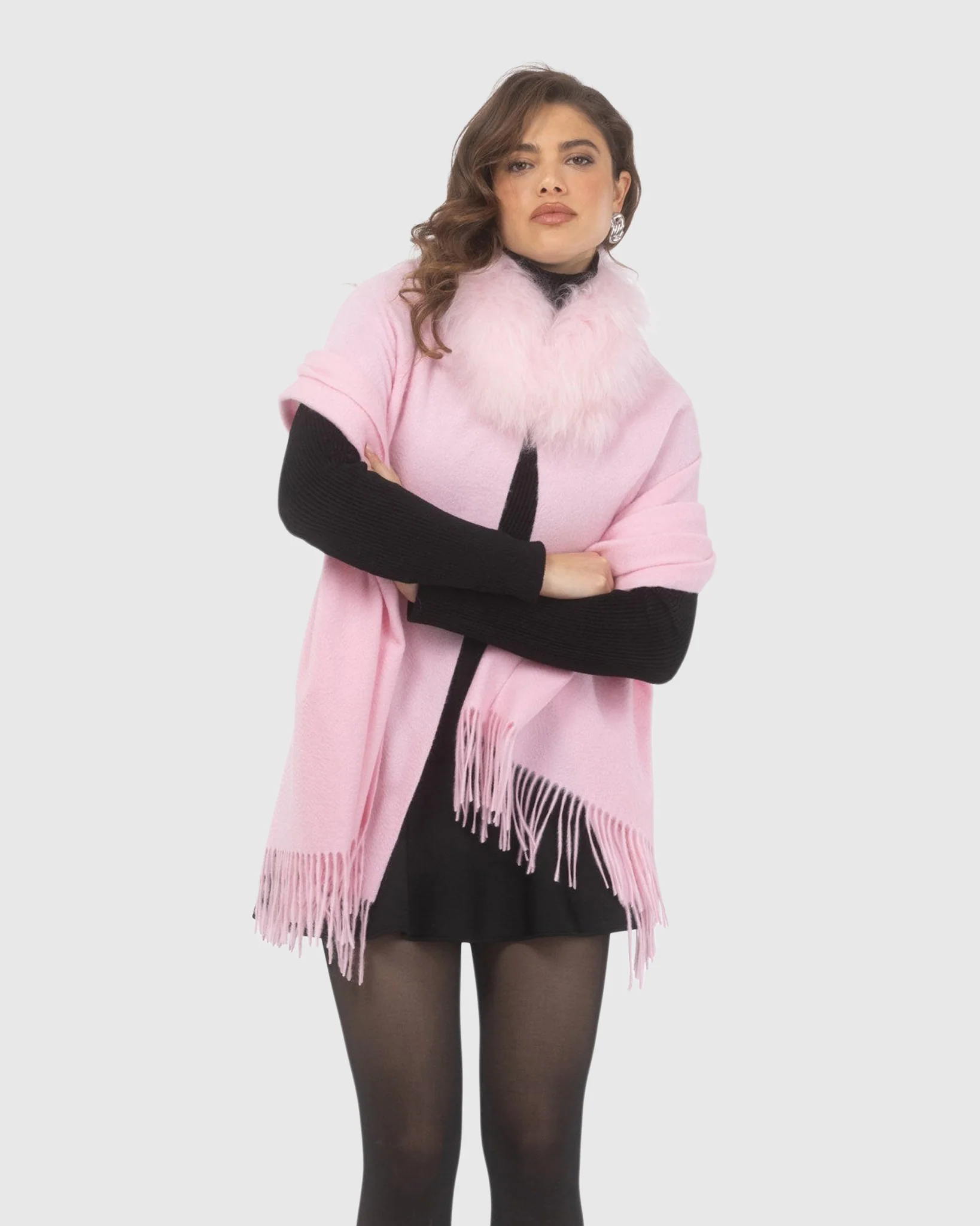 SELECT CASHMERE STOLE WITH SELECT LAMB COLLAR - Image 4