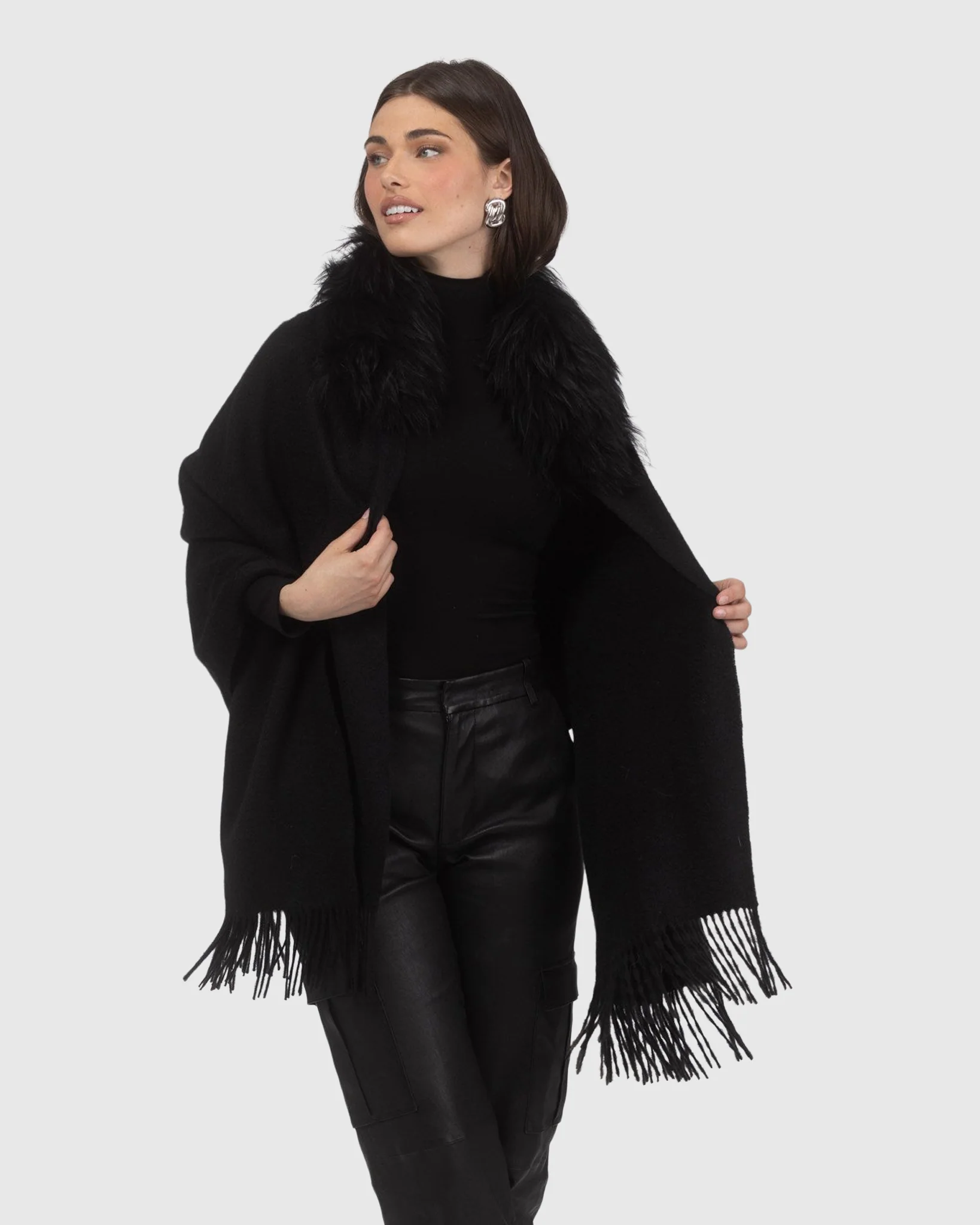 SELECT CASHMERE STOLE WITH SELECT LAMB COLLAR - Image 9