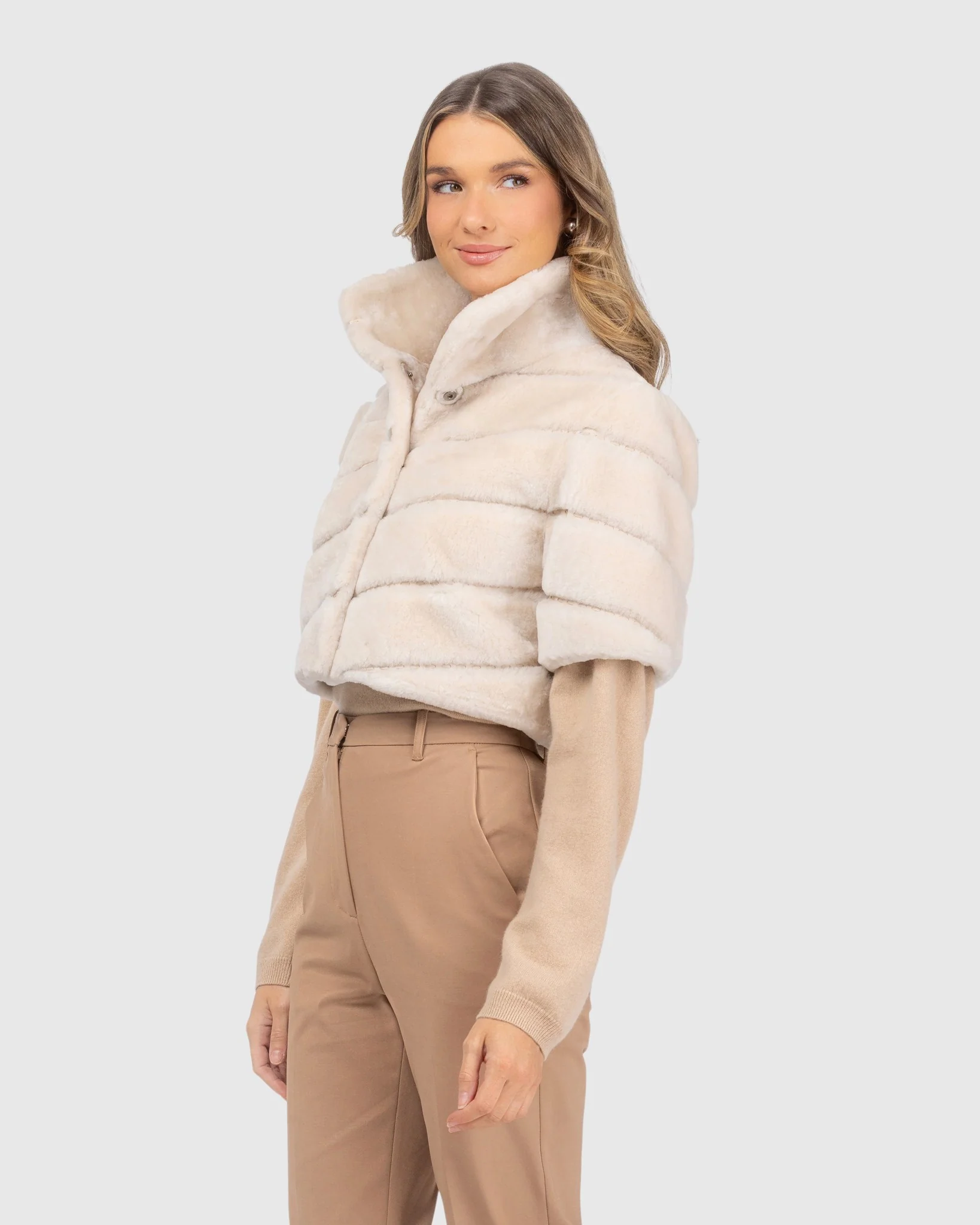 Select Shearling Lamb Diagonal Bolero With Cropped Sleeves - Image 4