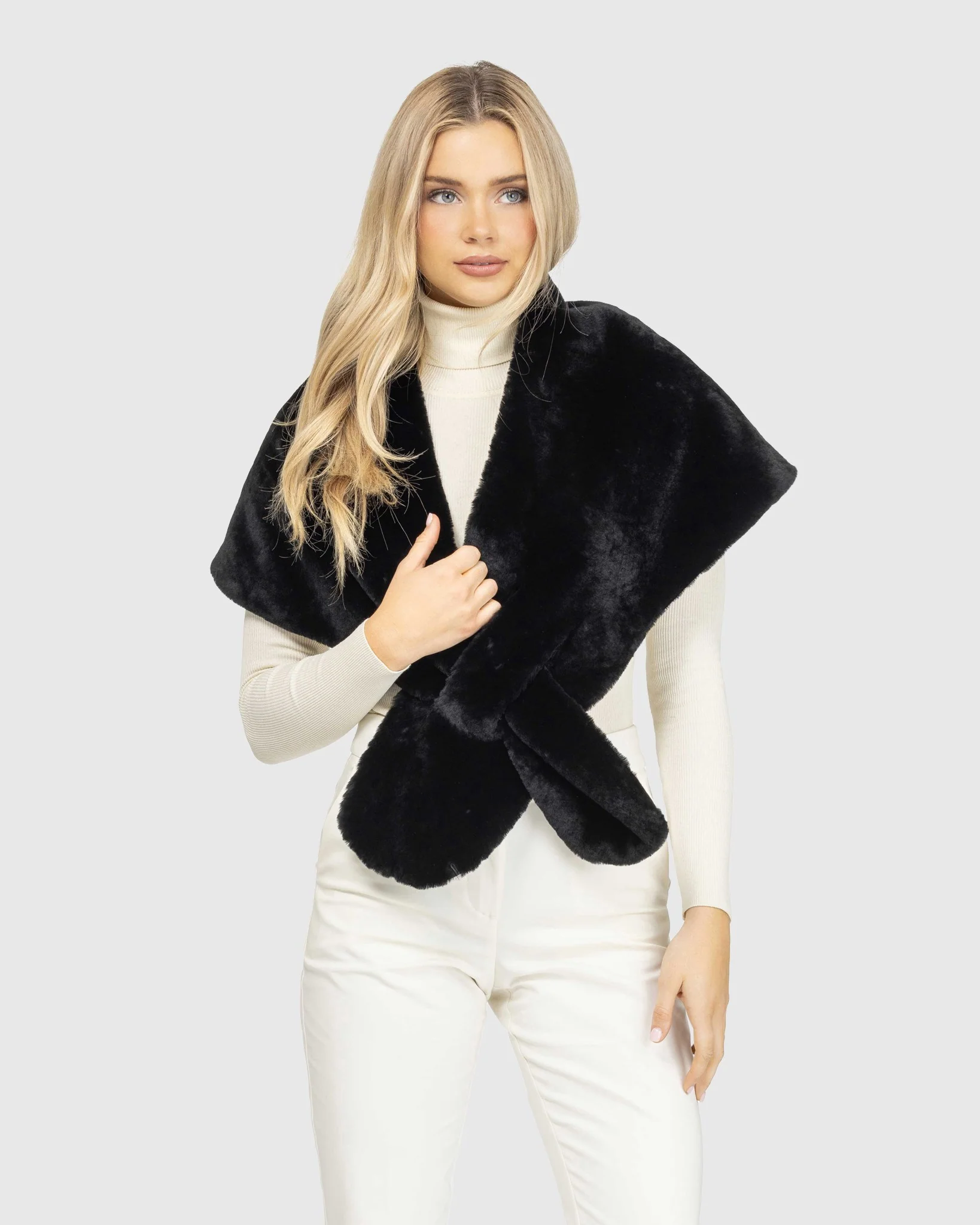 SELECT SHEARLING LAMB STOLE - Image 4
