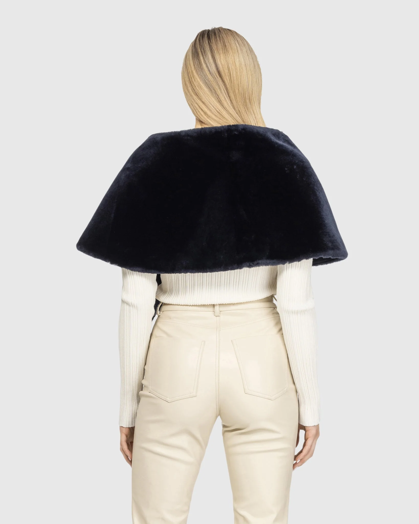 SELECT SHEARLING LAMB STOLE - Image 8