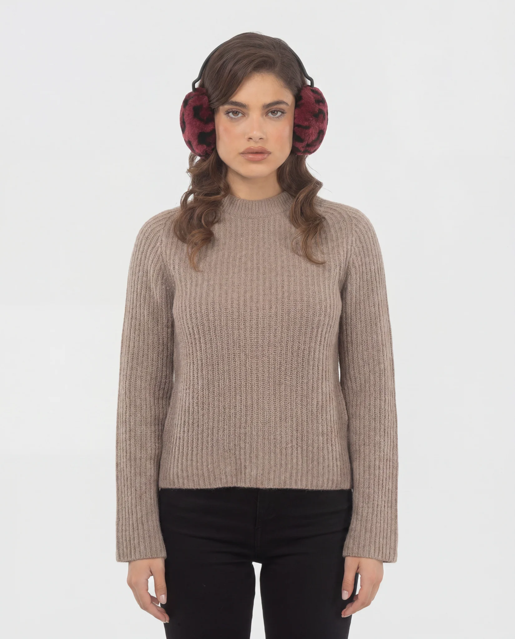 SELECT SHEARLING LAMB EARMUFFS WITH LEATHER FRAME - Image 8