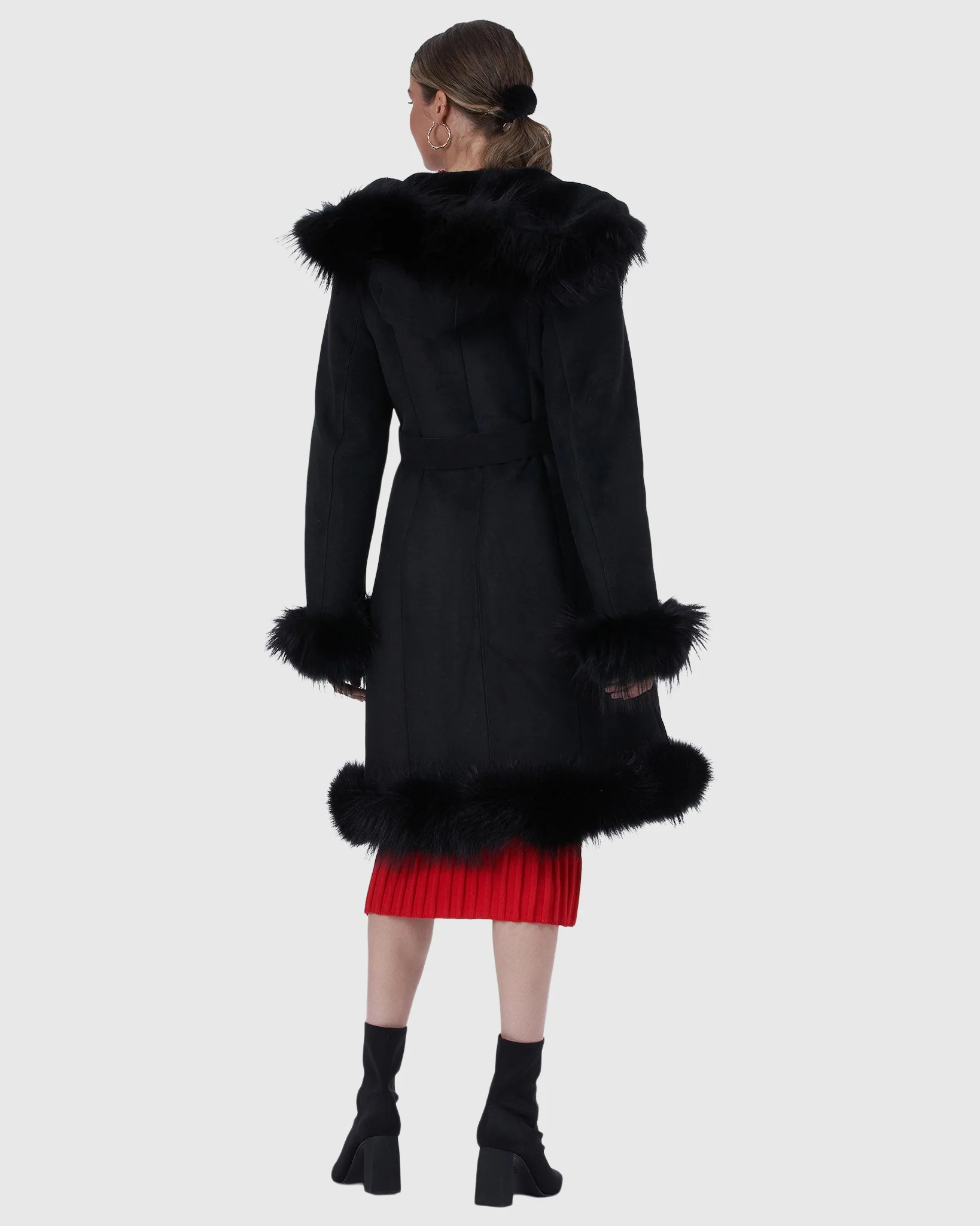 SHEARLING LAMB SHORT COAT WITH FOX TUXEDO COLLAR, HOOD TRIM, CUFFS & BOTTOM - Image 4