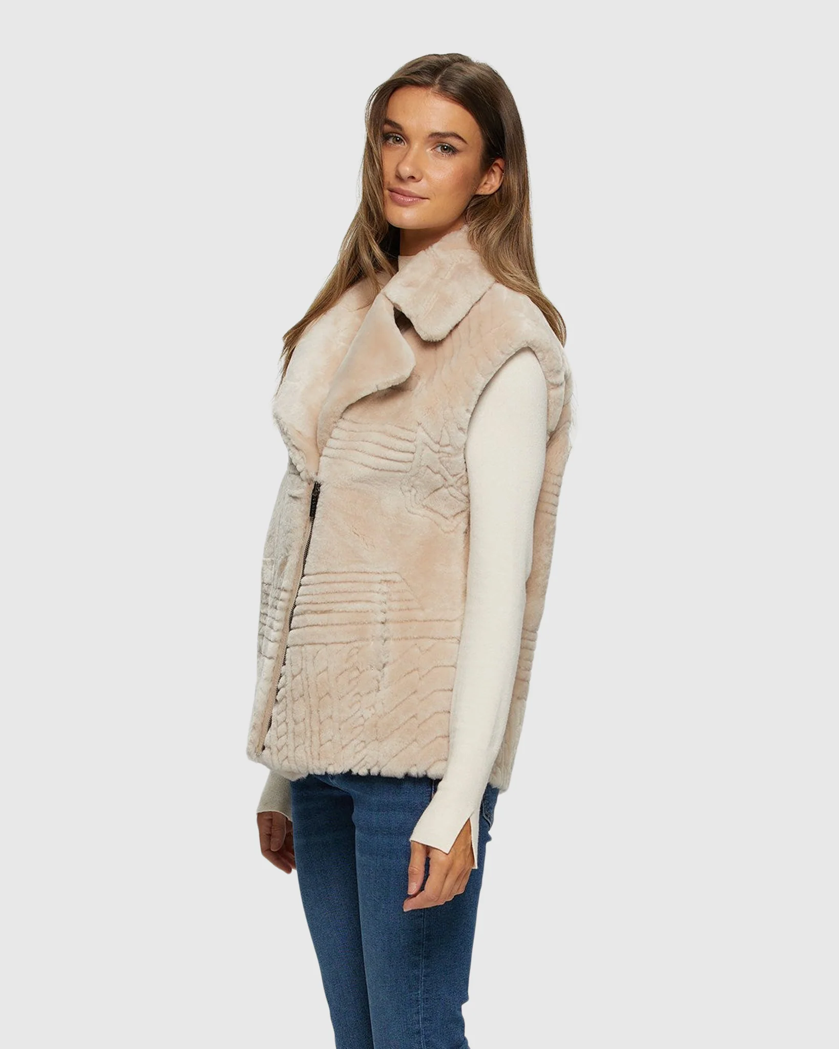 SHEARLING LAMB ZIP VEST WITH GROOVED PATTERN - Image 10