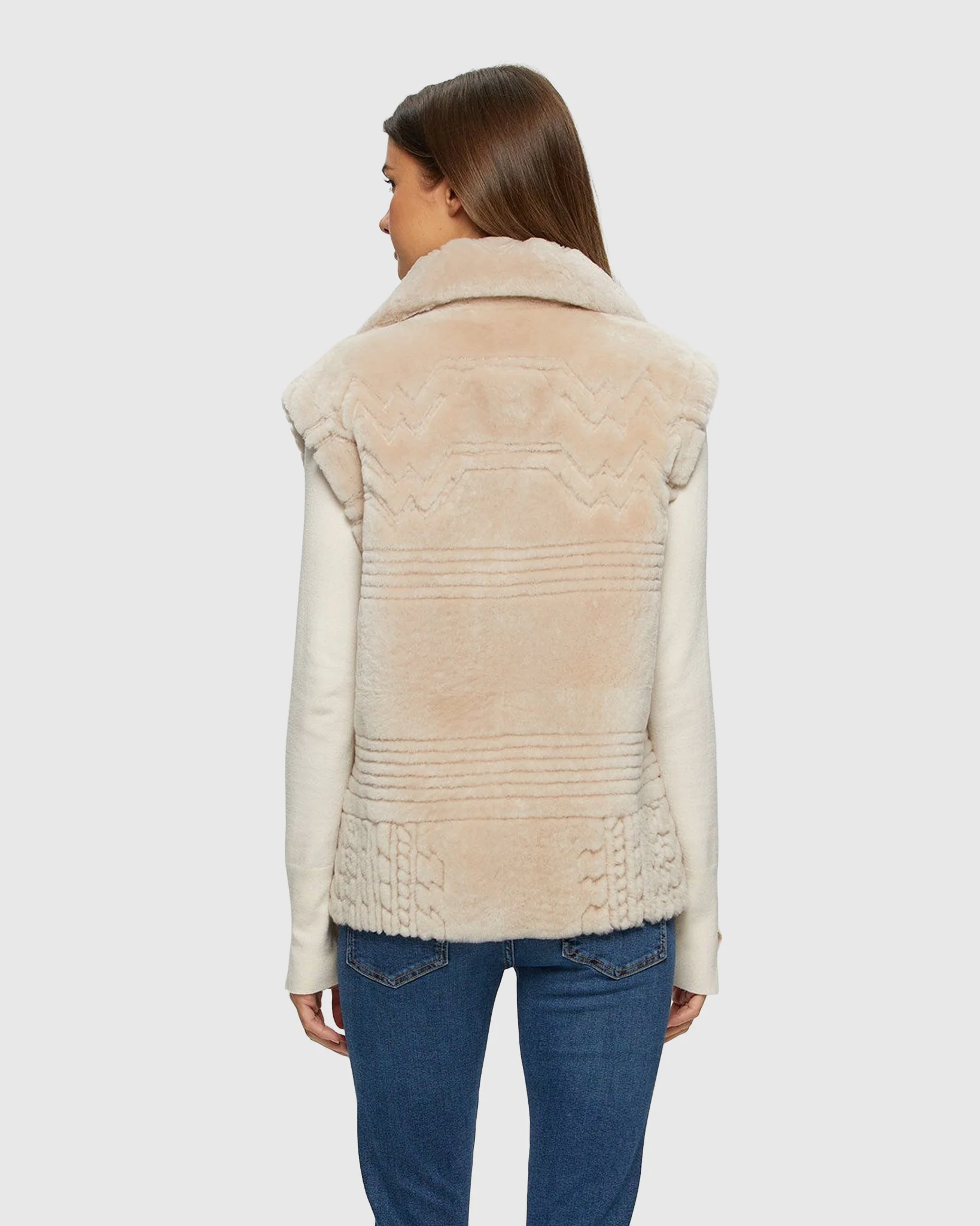 SHEARLING LAMB ZIP VEST WITH GROOVED PATTERN - Image 11