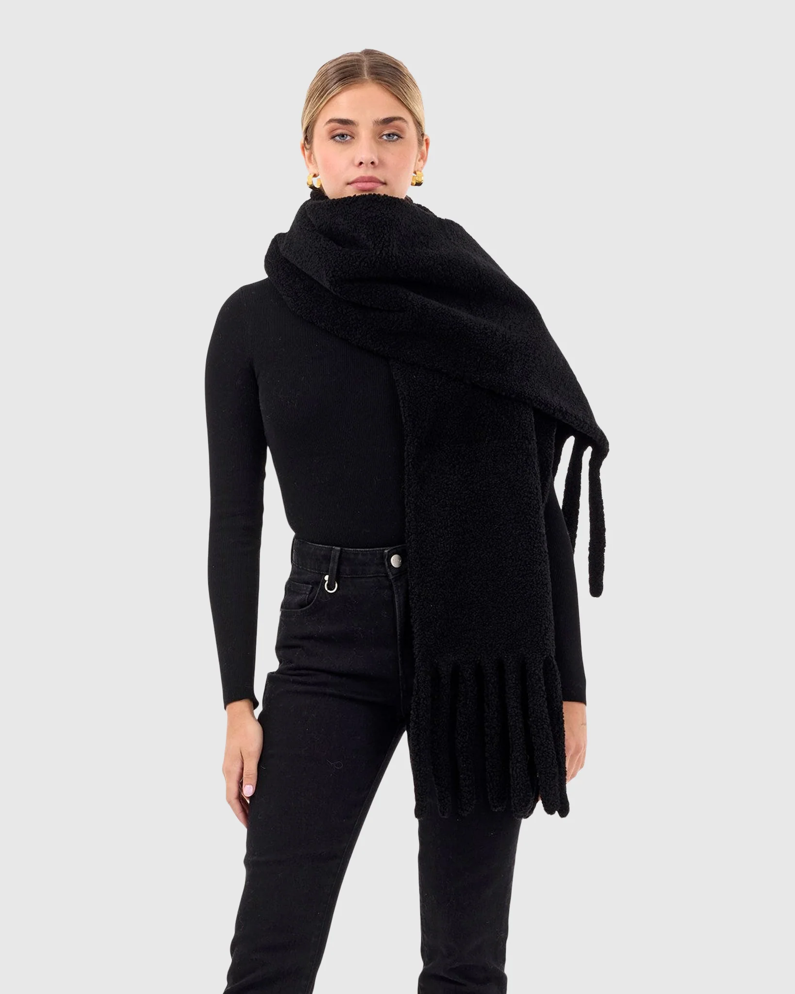 SILKY SHEARLING LAMB STOLE WITH FRINGES - Image 11
