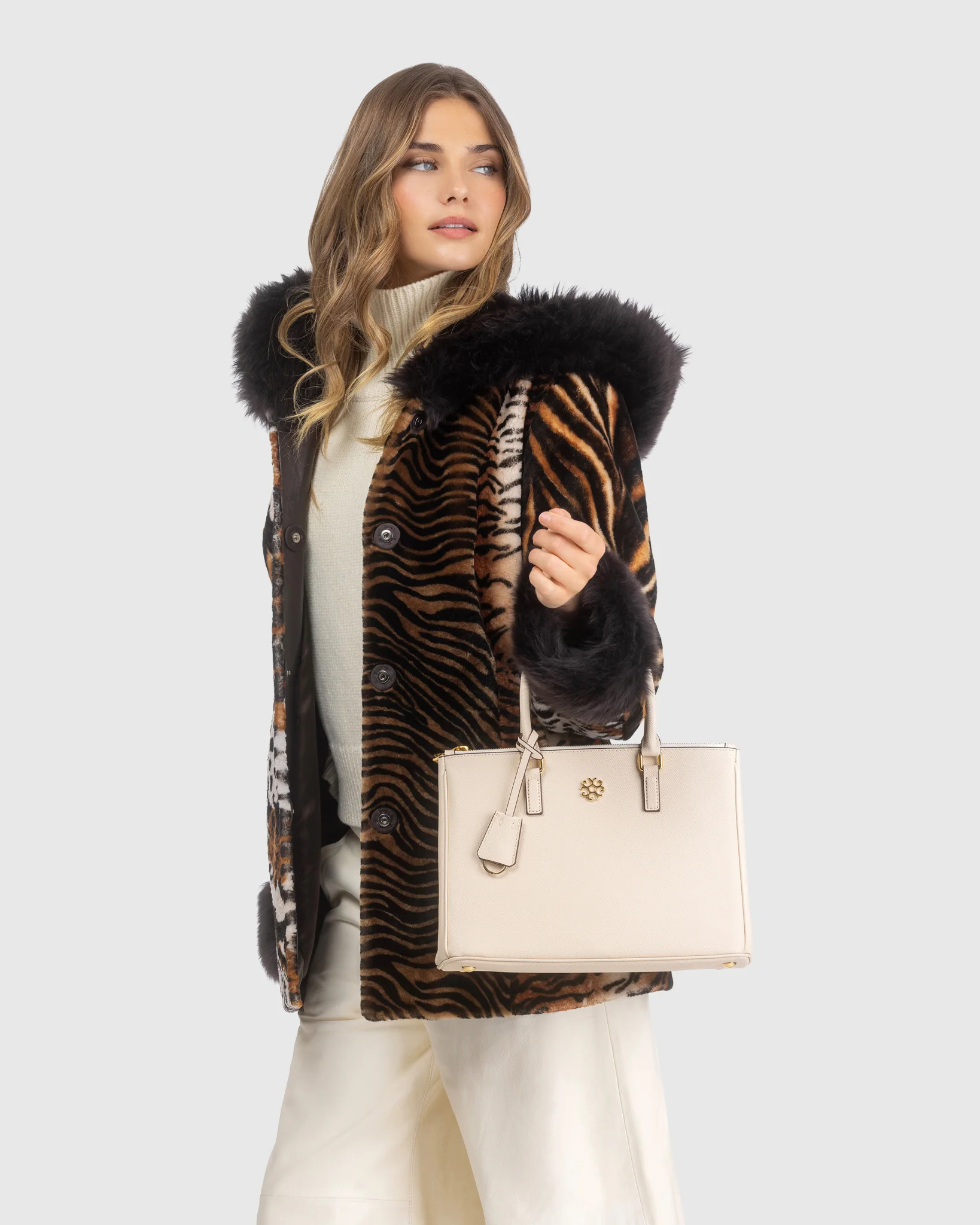 TOP HANDLE LEATHER CROSSBODY BAG - Image 17