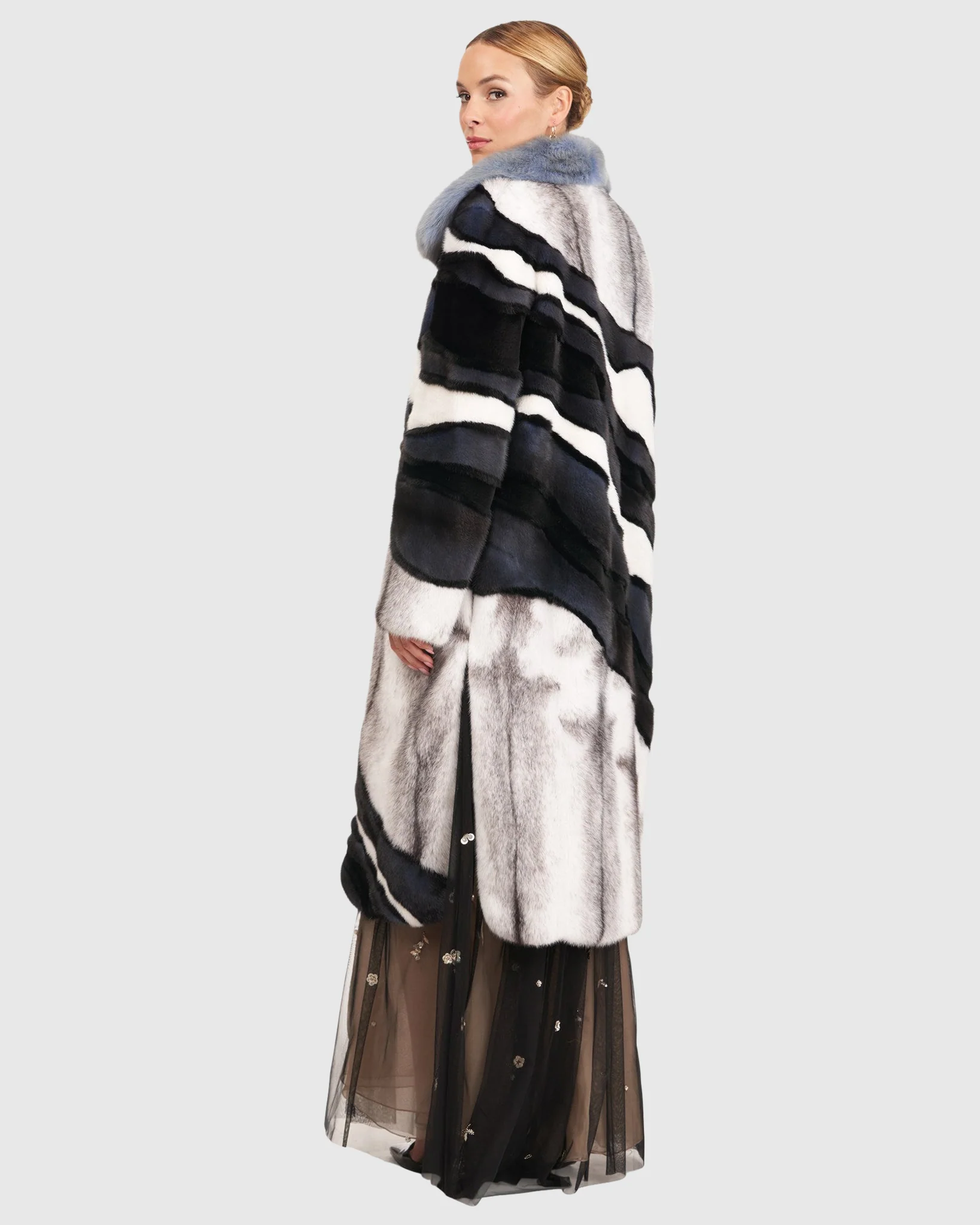 Wave Intarsia Mink Short Coat with Detachable Sable Collar - Image 3
