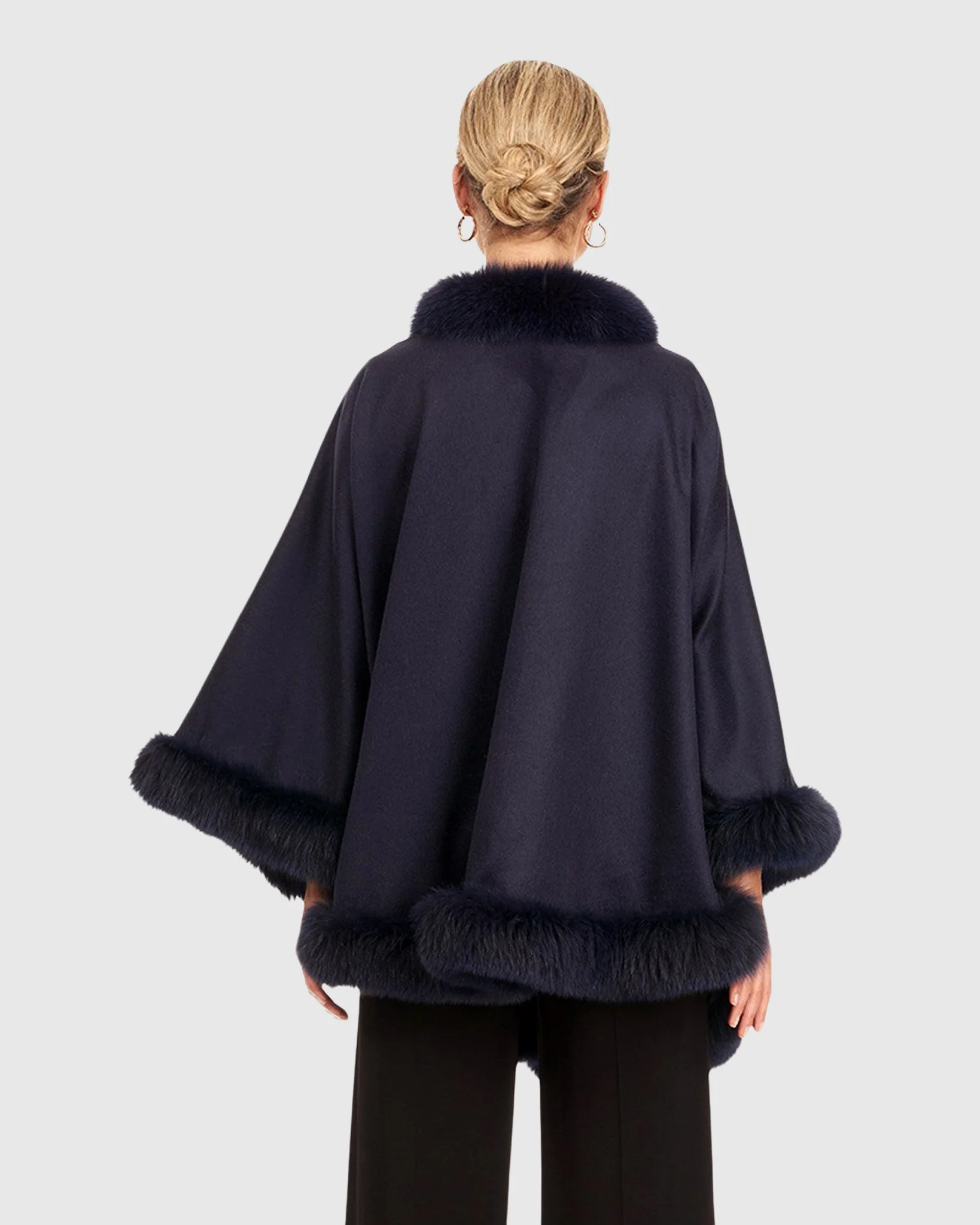 WOOL AND CASHMERE CAPE WITH LAMB TRIM - Image 3